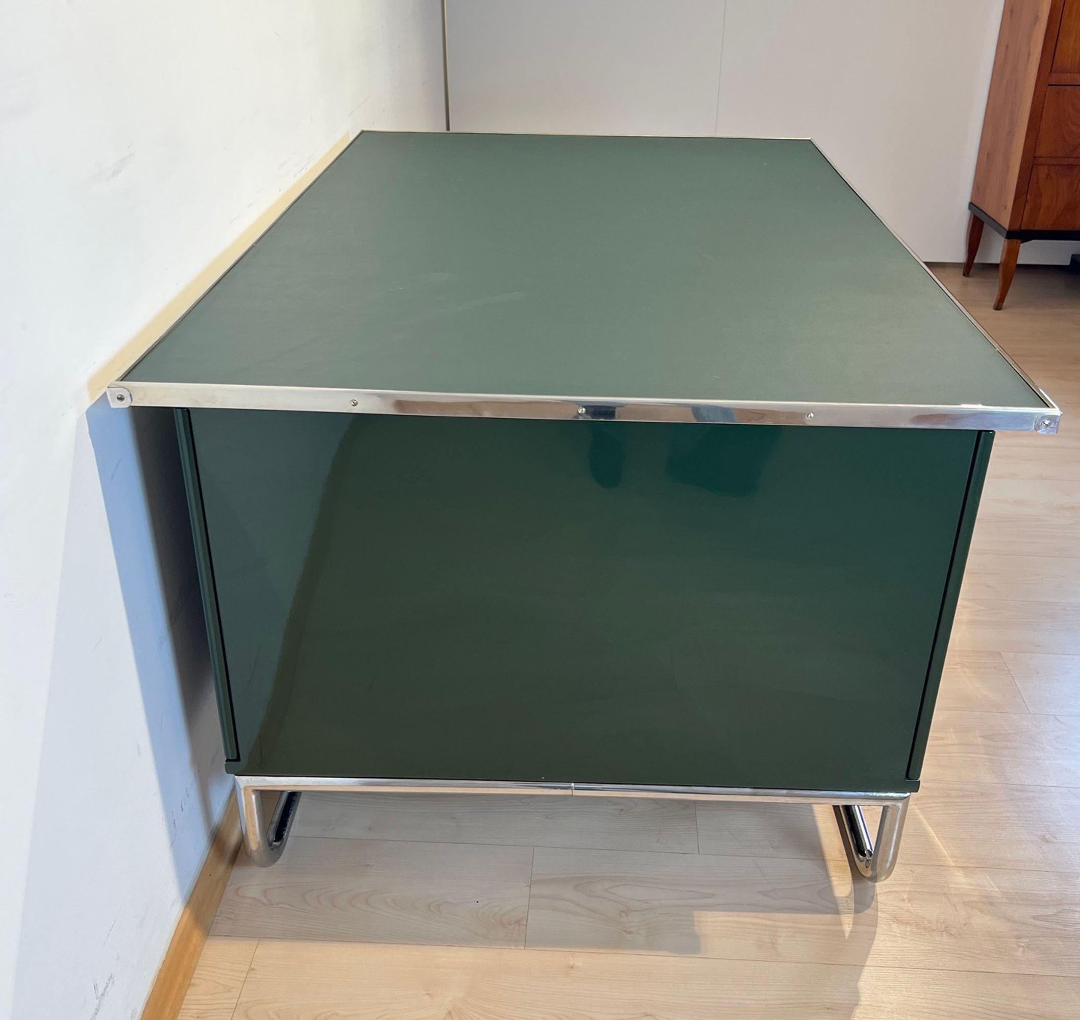 Large Bauhaus Desk, Steeltube, Green Lacquer, Germany circa 1925 For Sale 3