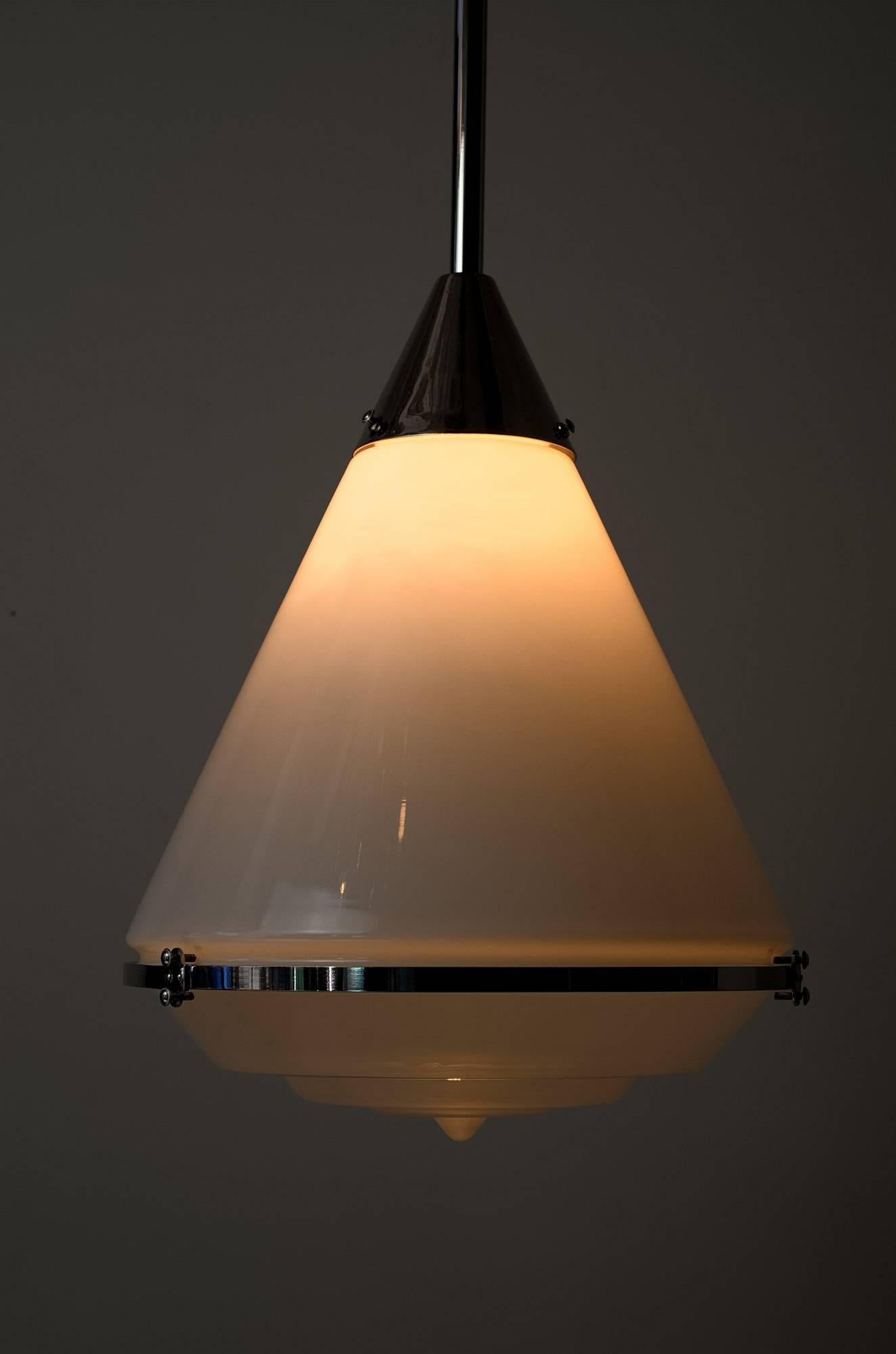 Ciondolo Bauhaus, 1930 circa
Nikel placcato