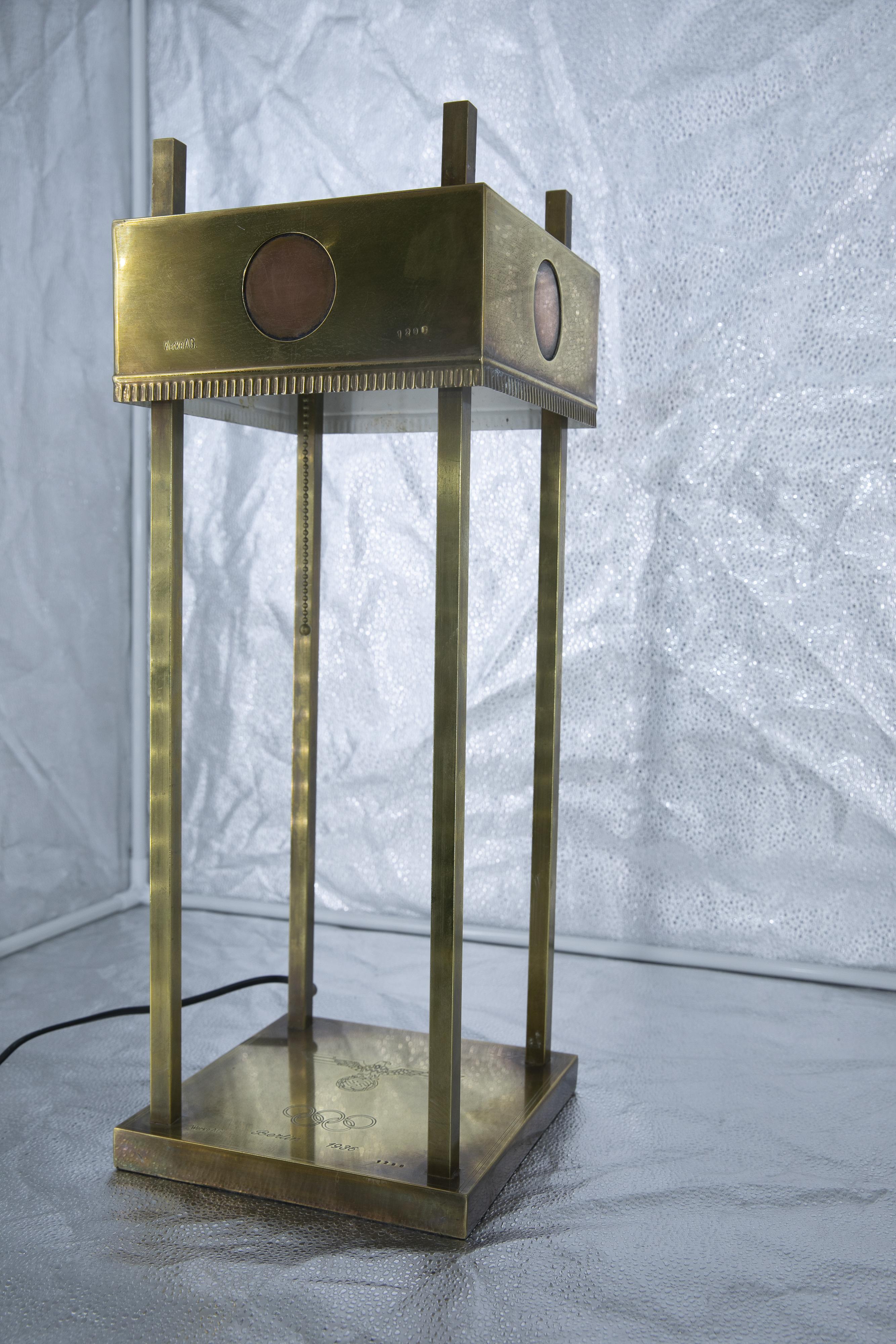 Bauhaus Period Table Lamp, Made in Germany, Berlin 1936 Olympic Games, Brass In Good Condition In Pambio Noranco, CH