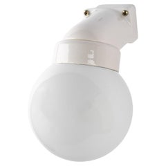 Applique Bauhaus en porcelaine avec abat-jour en verre opale allemagne vers 1920