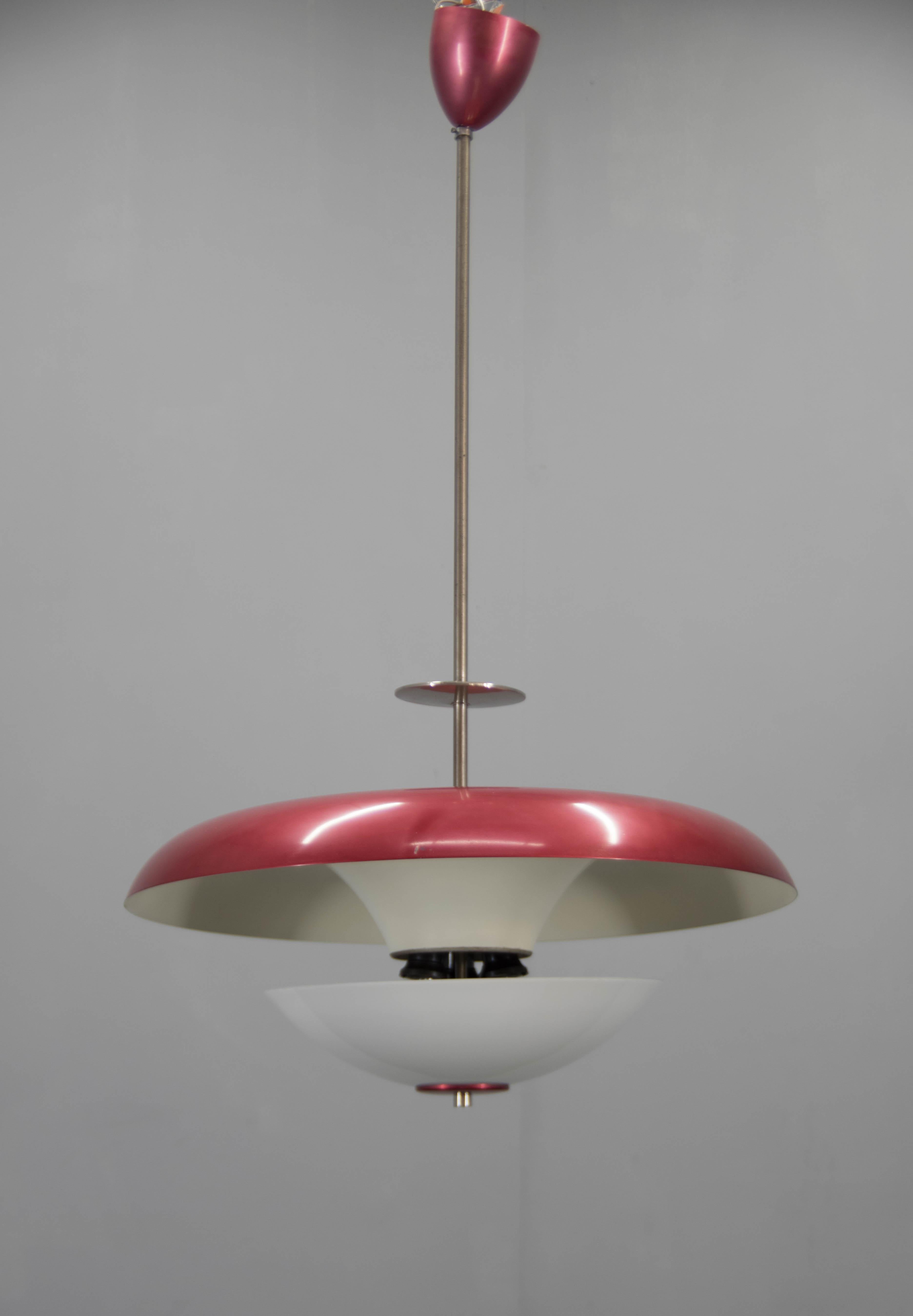 Rare purple Bauhaus chandelier designed and produced by Franta Anyz.
Cleaned and rewired: two separate circuits - 3+2 E25-E27 bulbs
Chrome with age patina, purple and white paint with minimum loses - cleaned and polished.
Opaline glass in perfect