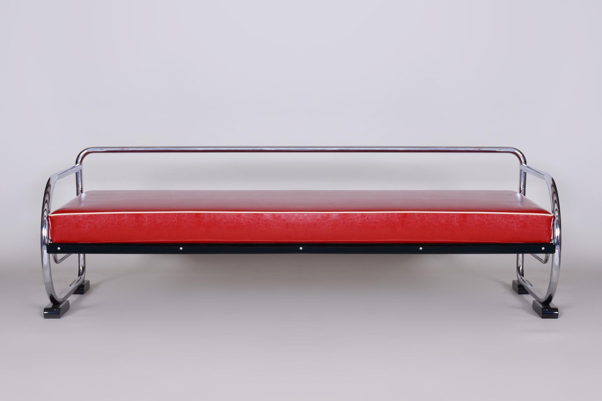 Rotes Bauhaus-Sofa aus verchromtem Stahlrohr von Robert Slezák, Design by Thonet, 1930er Jahre im Zustand „Gut“ im Angebot in Horomerice, CZ