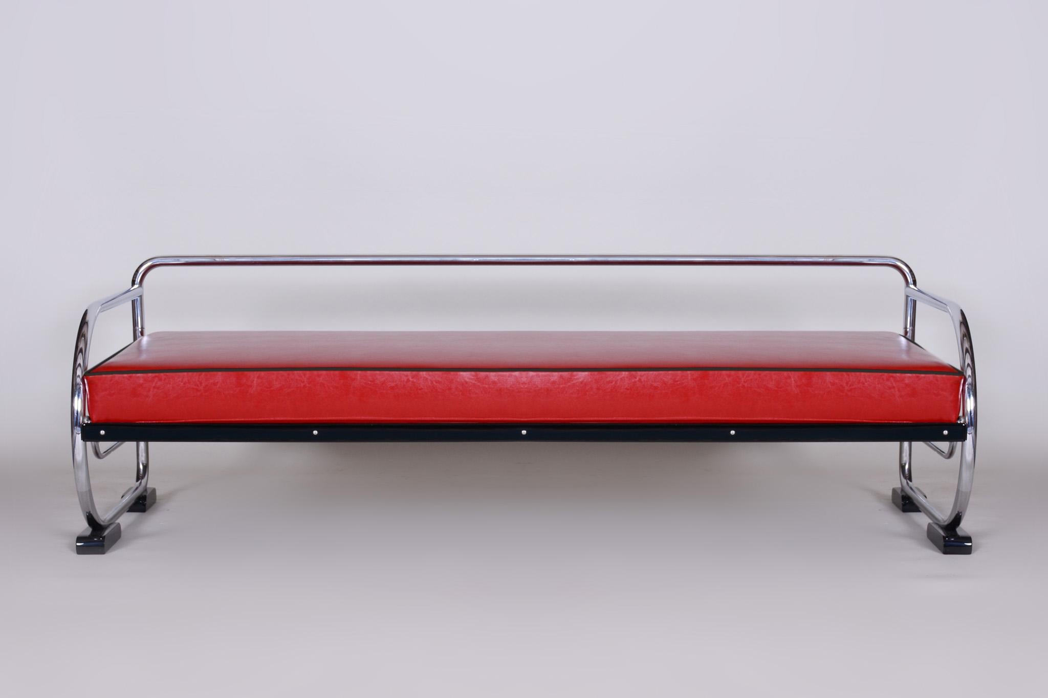 Canapé Bauhaus rouge tubulaire chromé en acier chromé de Robert Slezk, design de Thonet, années 1930 Bon état - En vente à Horomerice, CZ