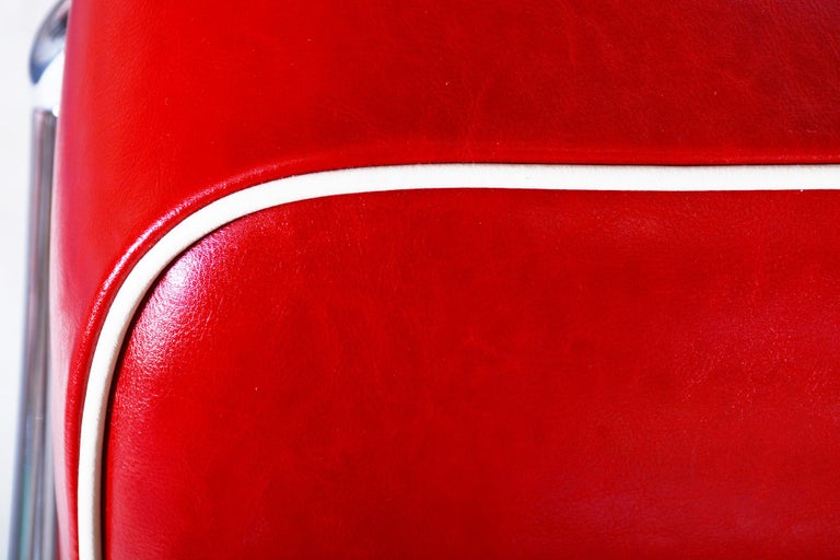 Leather Bauhaus Red Tubular Chromed Steel Sofa by Robert Slezák, Design by Thonet, 1930s For Sale