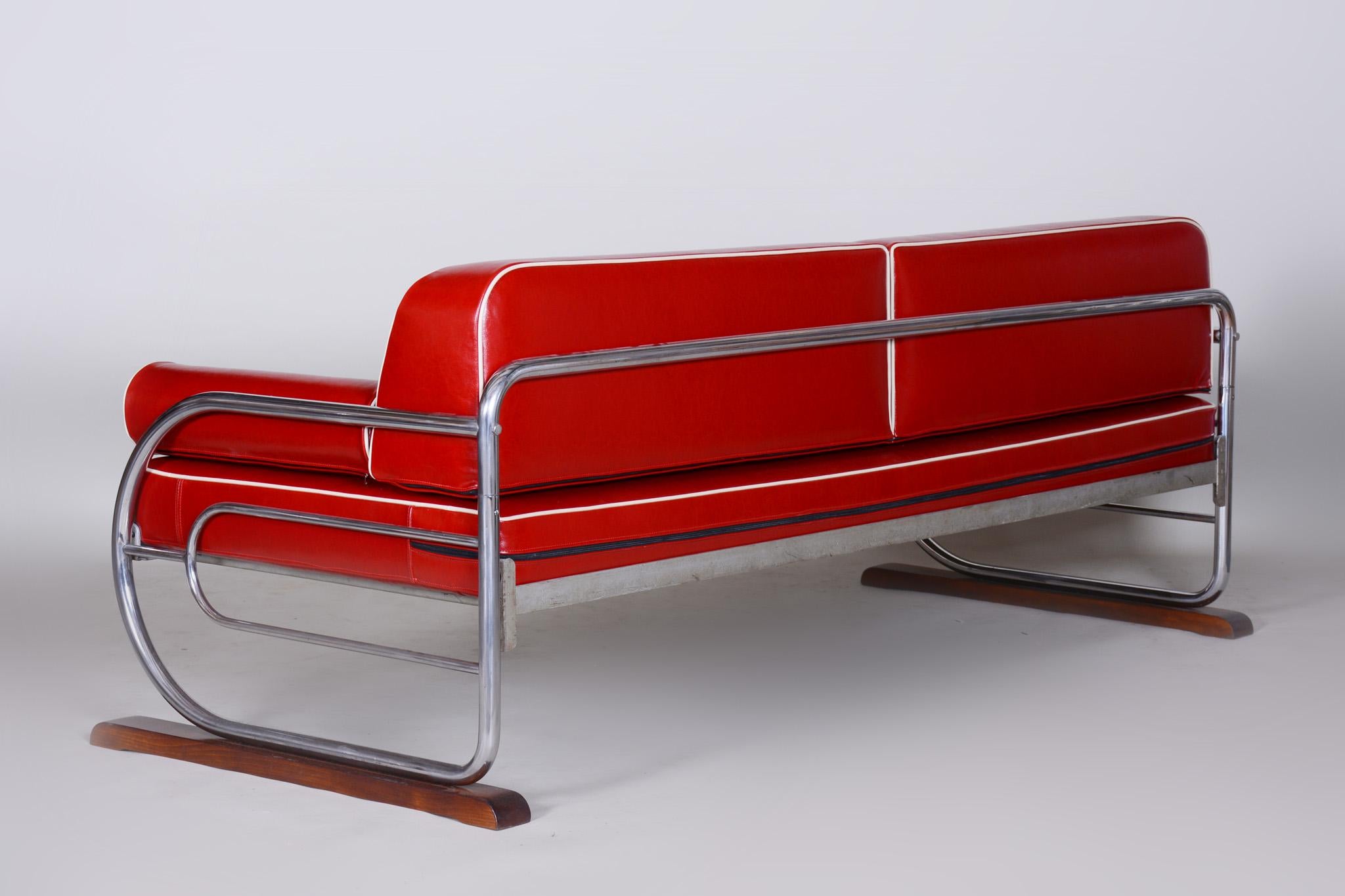 20th Century Bauhaus Red Tubular Chromed Steel Sofa by Robert Slezák, Fully Restored, 1930s For Sale