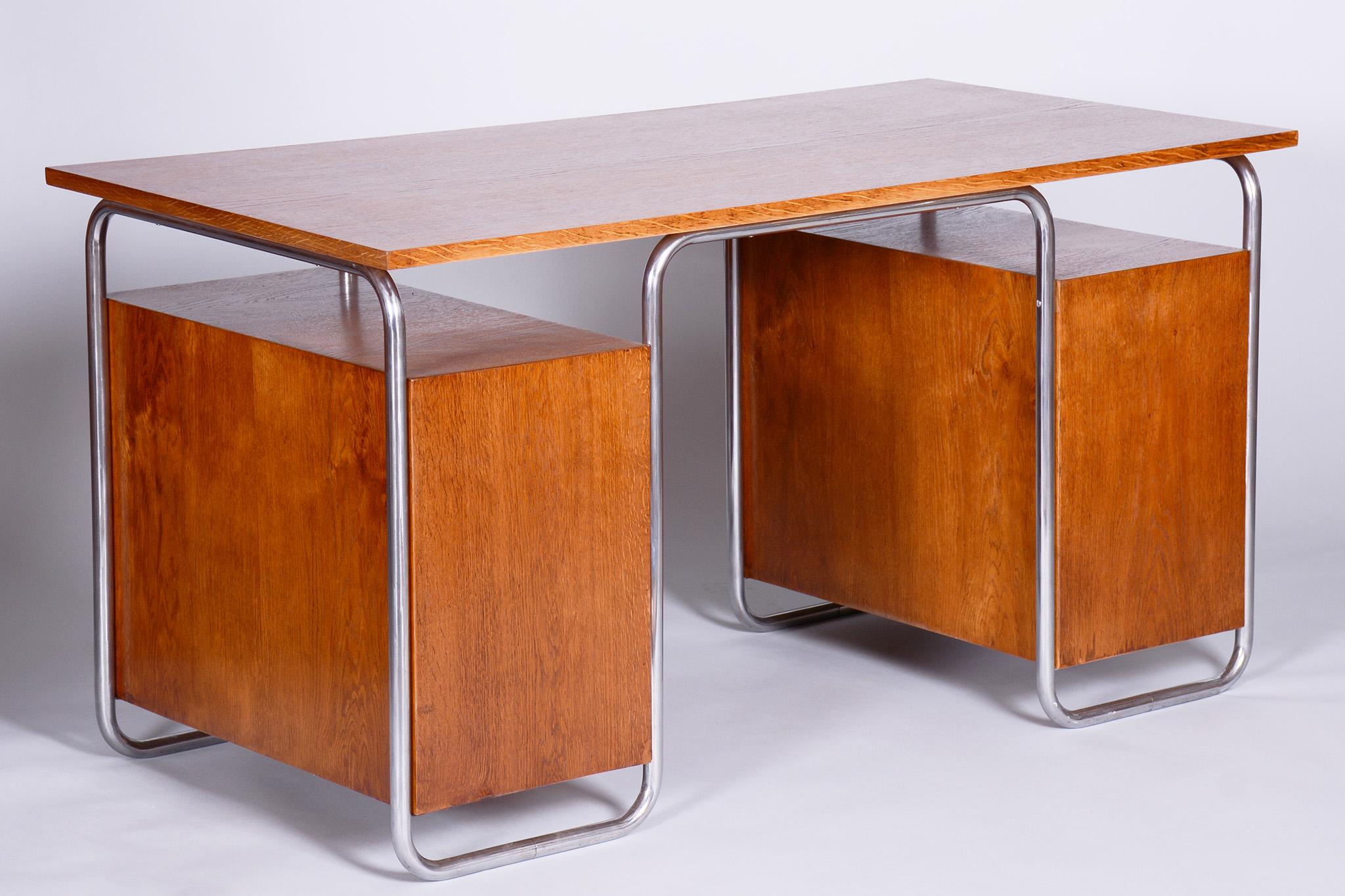 Bauhaus Restored Beech Writing Desk Made in 1930s by Robert Slezak, Czechia For Sale 1