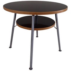 Table centrale ronde Bauhaus en bouleau et Kelko noir sur quatre pieds chromés