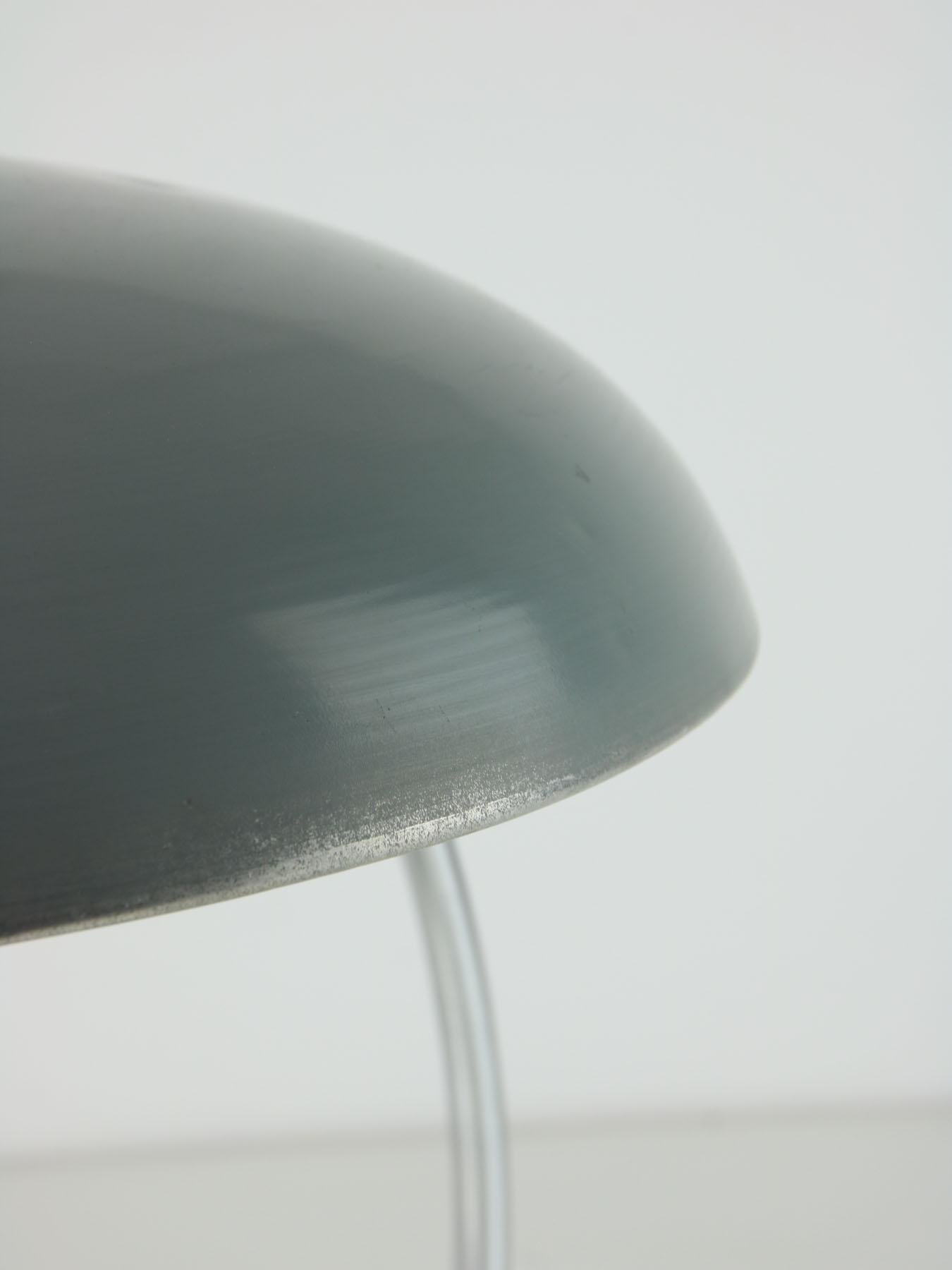 Bauhaus Saucer Table Lamp with Big Button For Sale 8