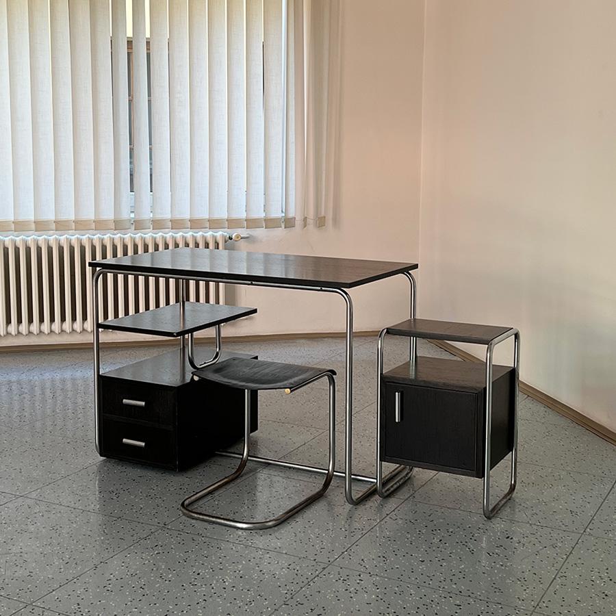 Bauhaus Set of Tubular Steel and Wood Desk, Stool and Storage Cabinet, 1930s In Good Condition In Praha 2, Hlavní město Praha