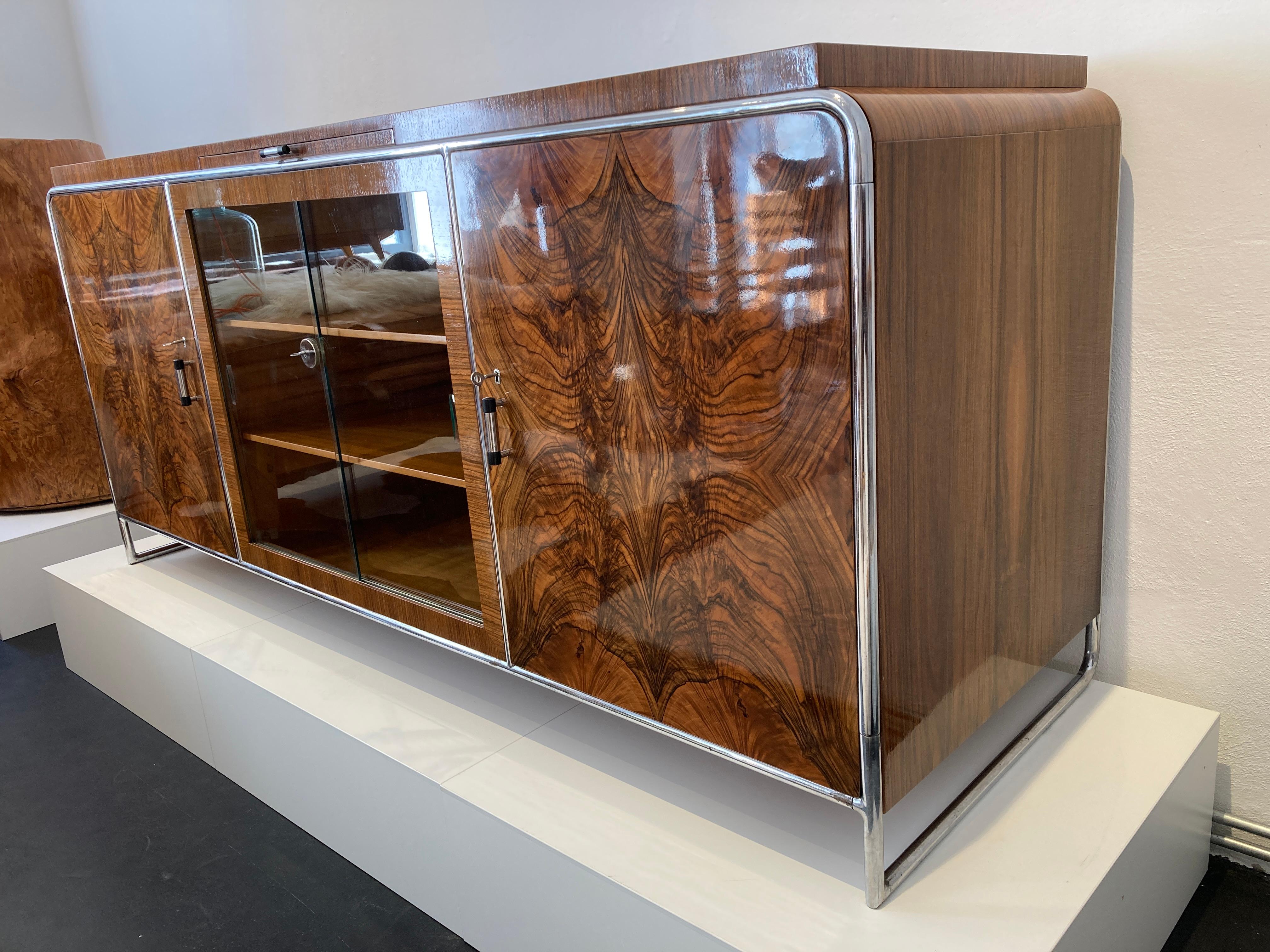 Bauhaus Sideboard Thonet B-104 by H. J. Hagemann 1932 In Excellent Condition For Sale In Wien, AT