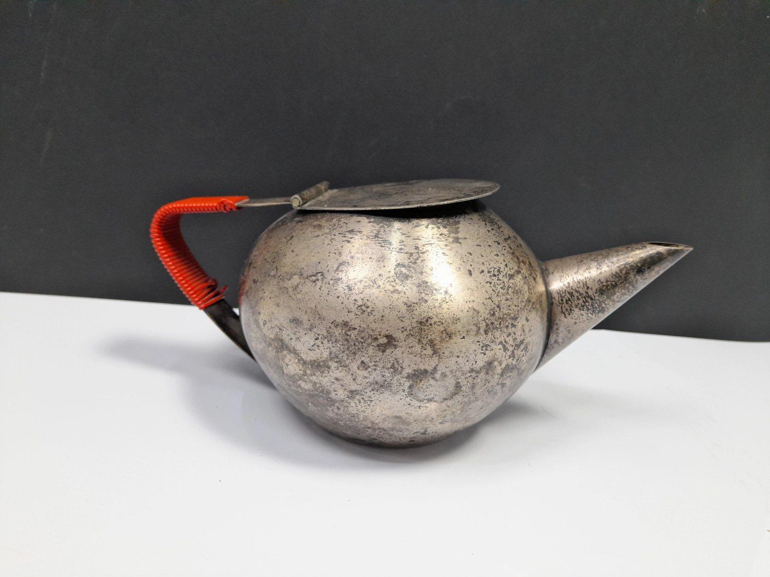 Bauhaus silver-plated teapot and tea strainer, WMF, 1950's In Fair Condition For Sale In Budapest, HU