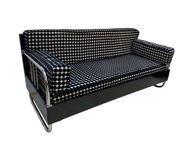 Bauhaus Sofa, Chromed Steeltubes and Black Lacquered Wood, Germany circa 1930s For Sale 2