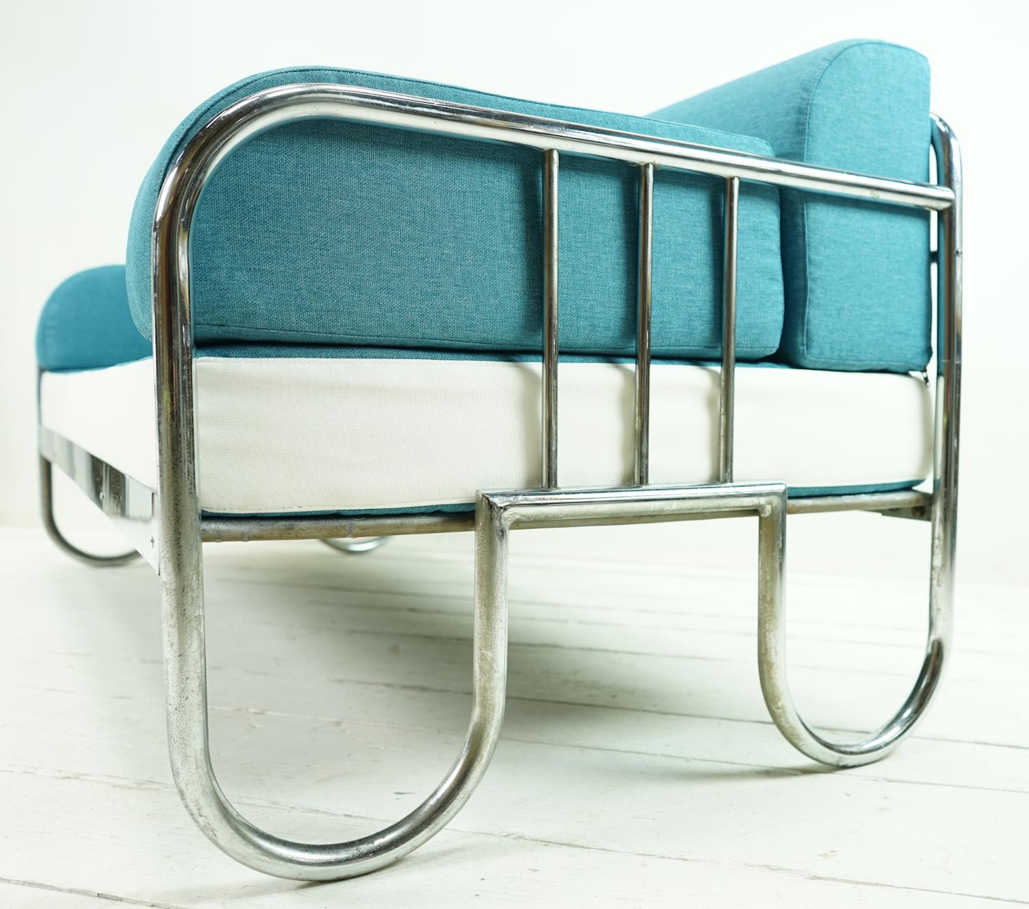 Object: Vintage sofa / day bed

Time: around 1935

Style: Bauhaus


Dimensions:
H 82 W 186 D 86 seat height 43

comfortable 2 to 3 seater sofa,
tubular steel frame chromed, side parts with loop feet and 3-fold struts, backrest