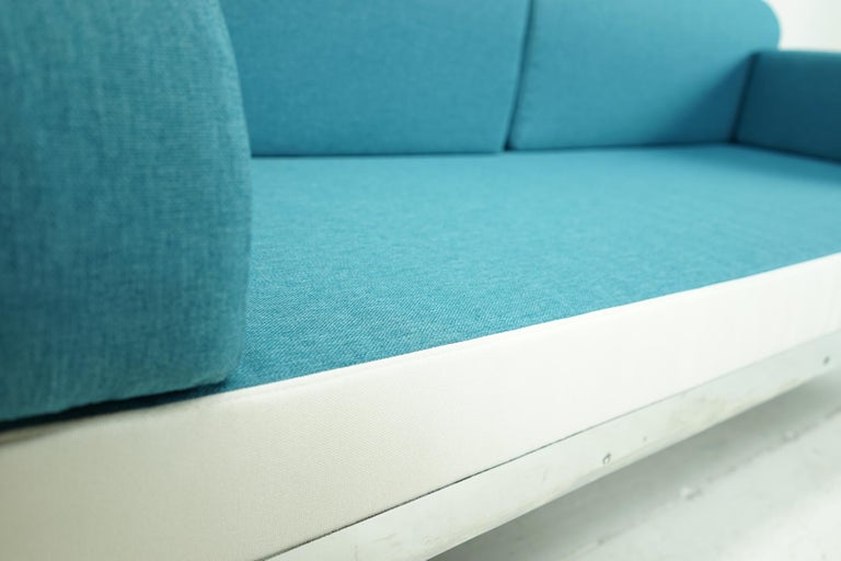 Bauhaus Sofa Vintage Day Bed with Loop Feet from the 1930s with Designer  Fabric For Sale at 1stDibs | bauhaus sofa bed