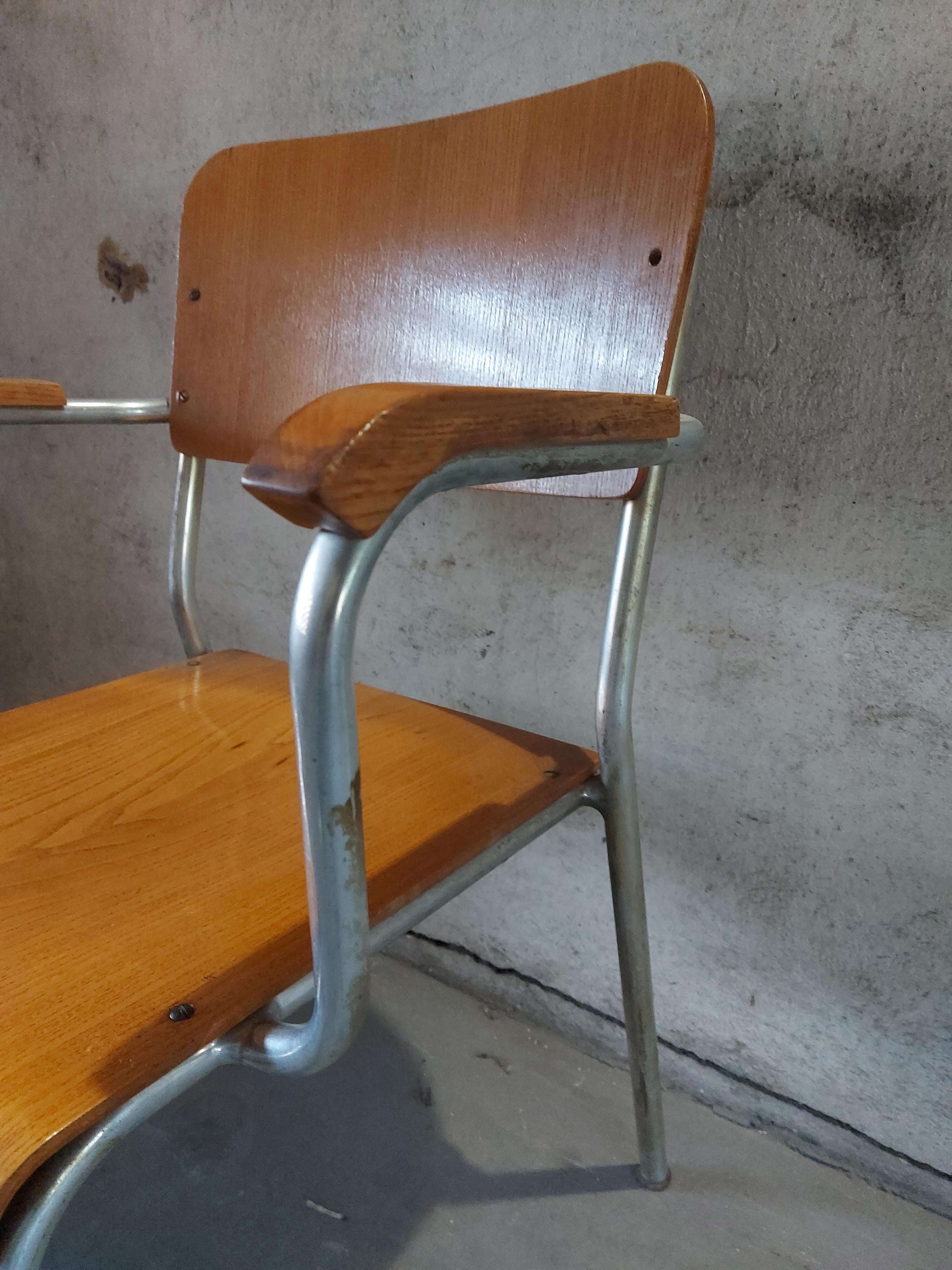 BAUHAUS Silla apilable con reposabrazos años 70 finales del siglo XX en venta