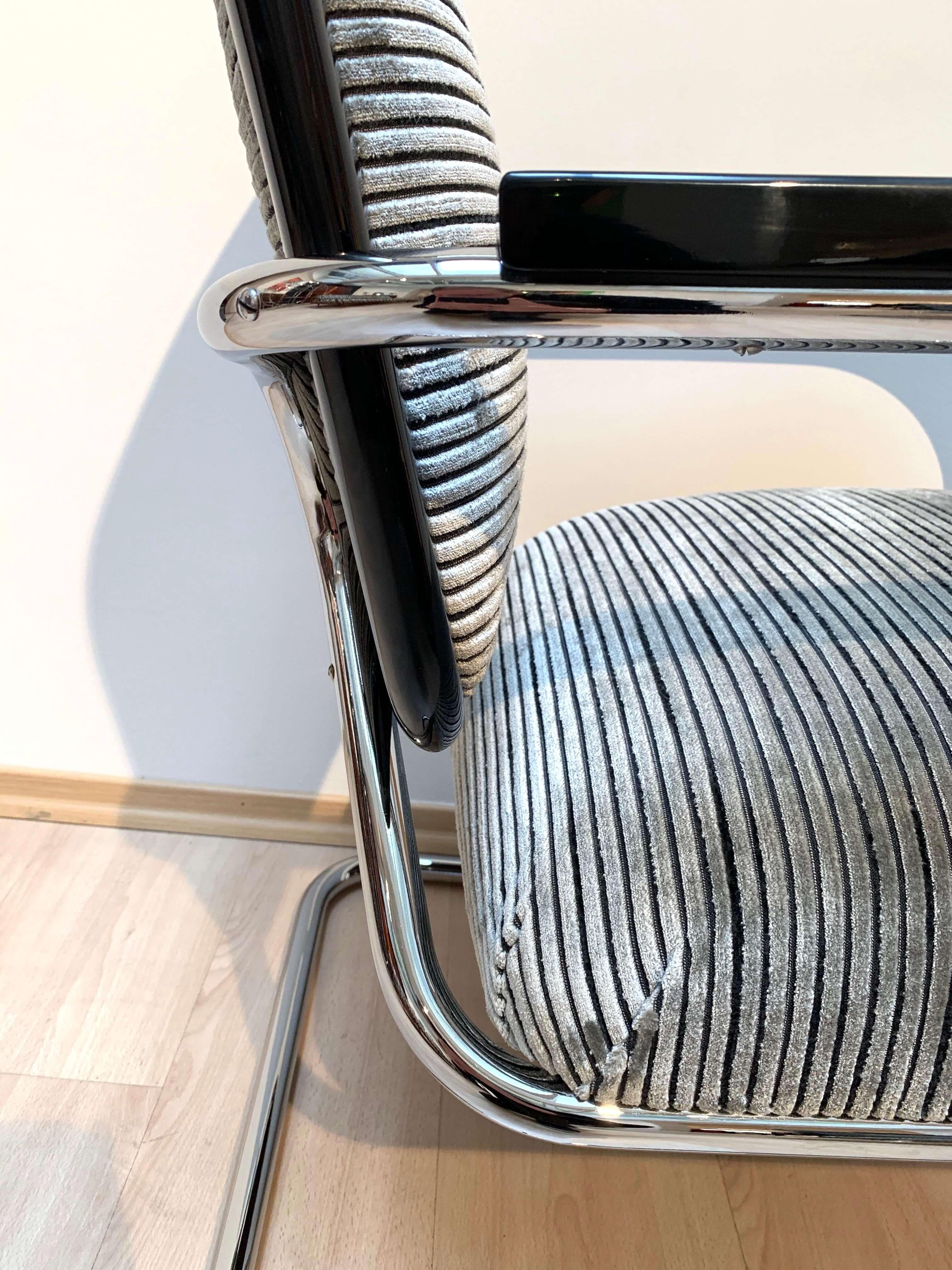 Bauhaus Cantilever Steeltube Chair, Nickel, Black, Velvet, Germany, circa 1930 7