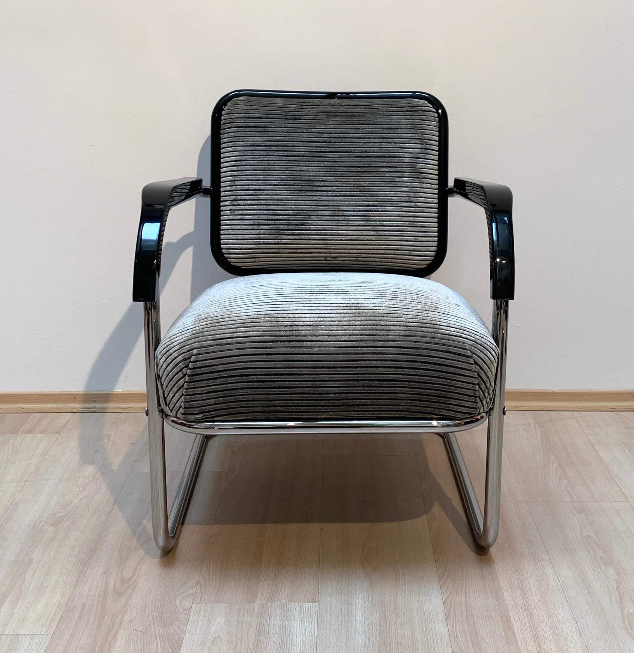 Mid-20th Century Bauhaus Cantilever Steeltube Chair, Nickel, Black, Velvet, Germany, circa 1930