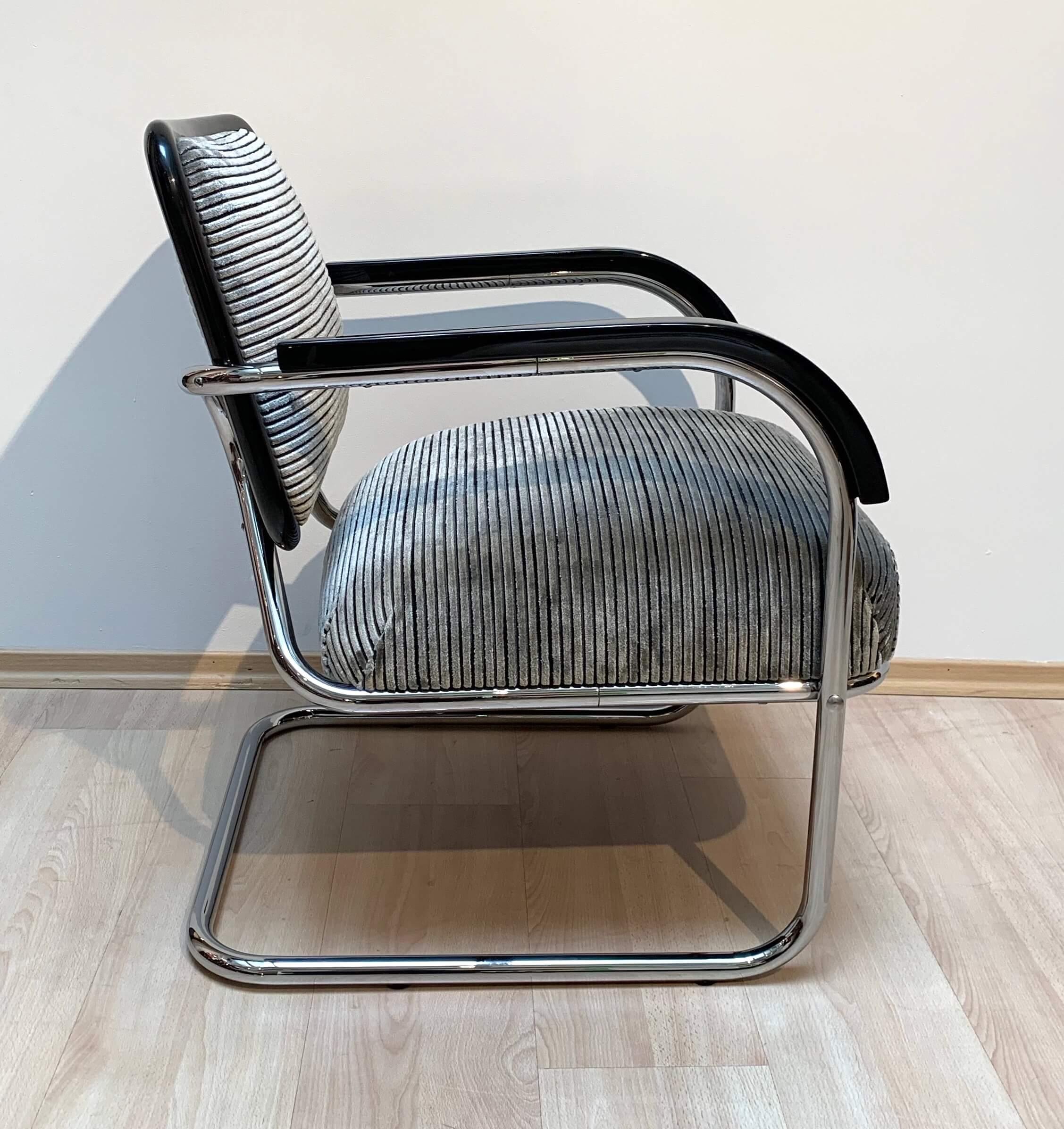 Bauhaus Cantilever Steeltube Chair, Nickel, Black, Velvet, Germany, circa 1930 2