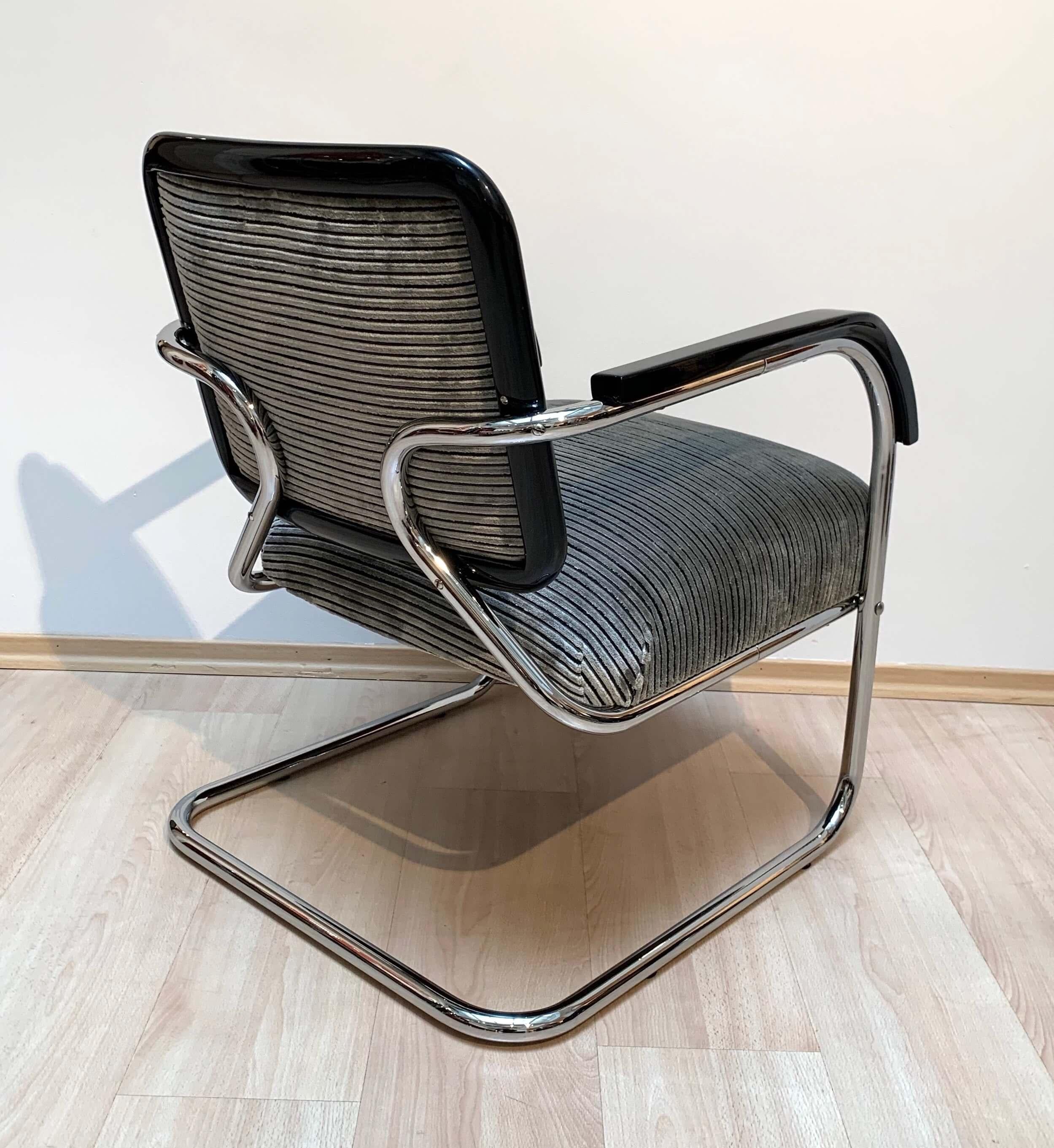 Bauhaus Cantilever Steeltube Chair, Nickel, Black, Velvet, Germany, circa 1930 3