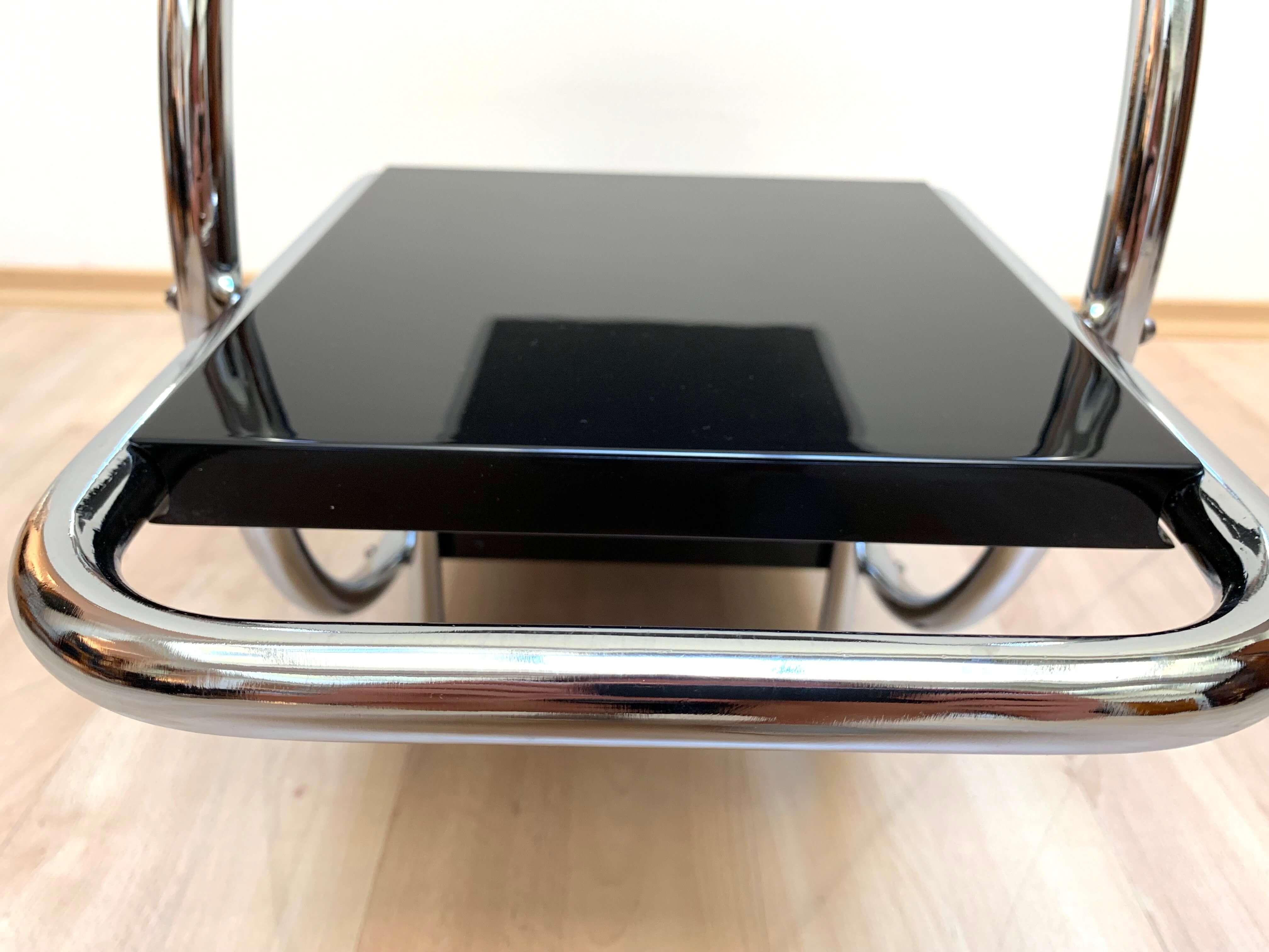 Bauhaus Steeltube Étagère, Nickel and Black Lacquer, Germany/Czechia, 1930s For Sale 3