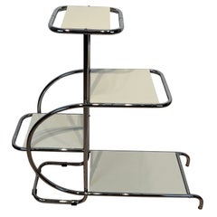 Bauhaus Stahlrohr-Etagere, cremefarbener Lack, Nickel, Tschechien, 1930er Jahre