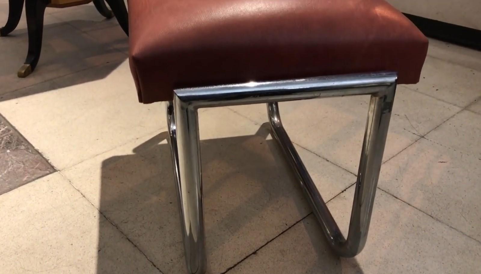 Stool

 Material: chrome and leather
You want to live in the golden years, this is the stool that your project needs.
We have specialized in the sale of Art Deco and Art Nouveau and Vintage styles since 1982. If you have any questions we are at your