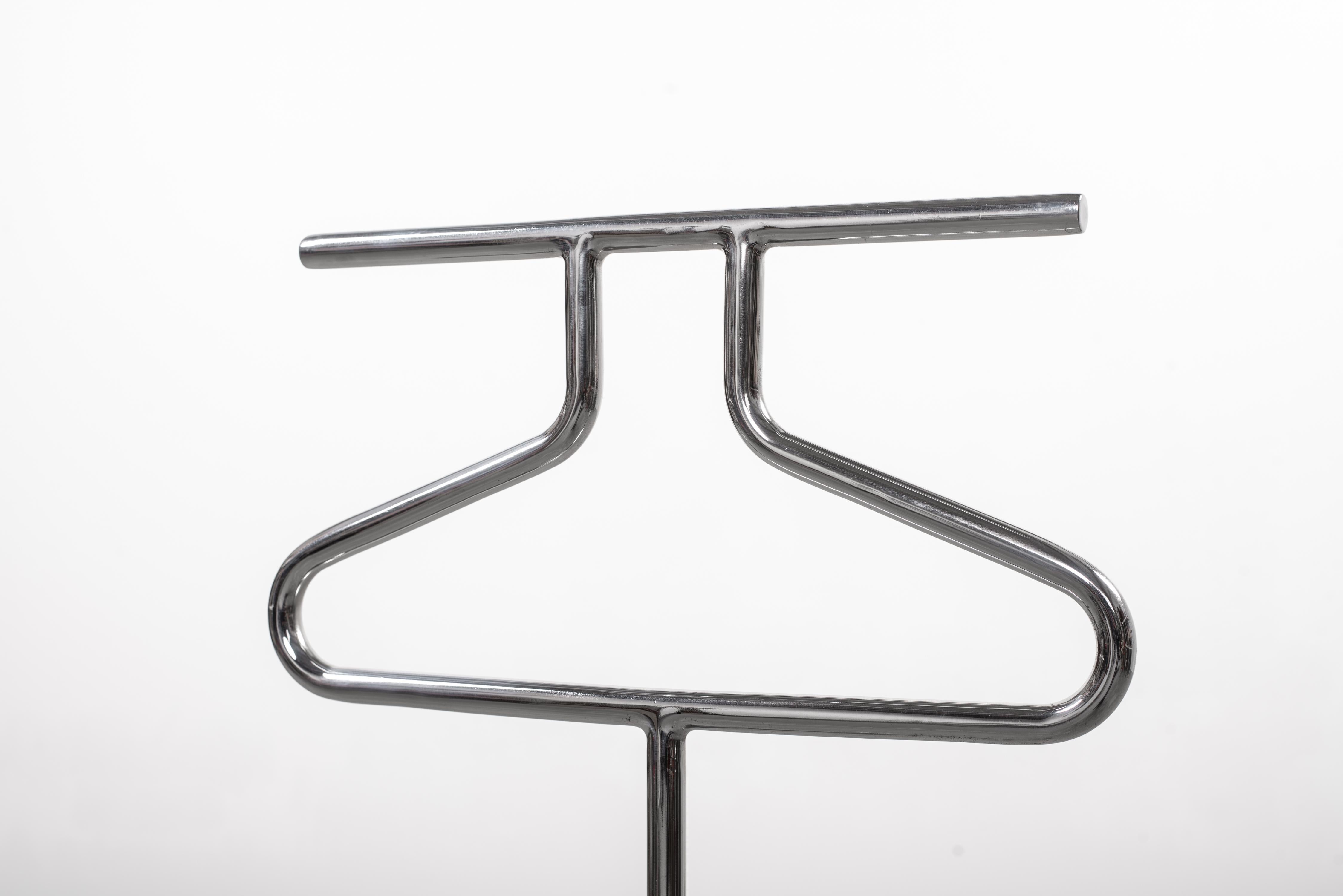 Finnish Bauhaus-style 1930’s Chrome-Plated Tubular Steel Coat Rack For Sale