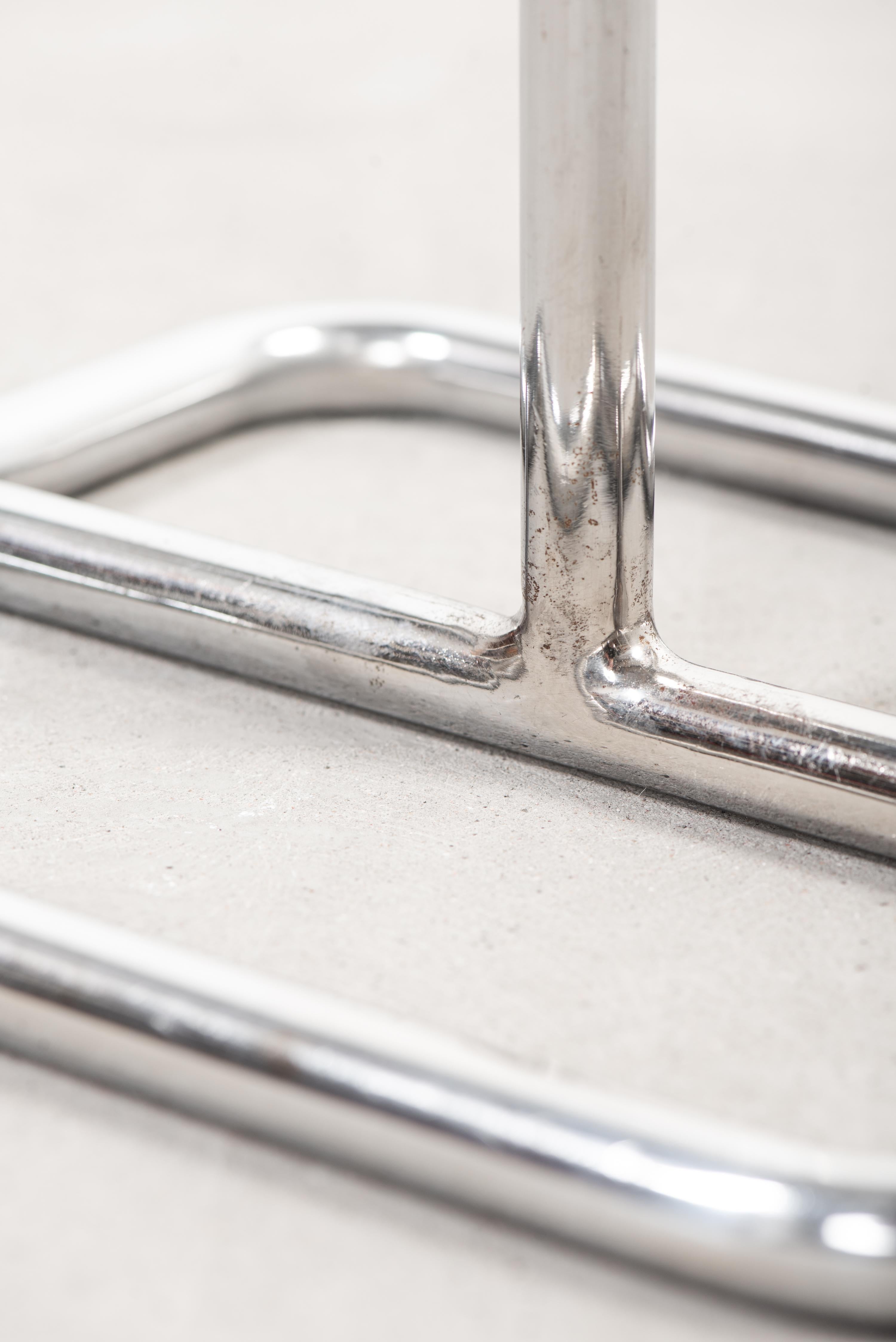 Bauhaus-style 1930’s Chrome-Plated Tubular Steel Coat Rack For Sale 1