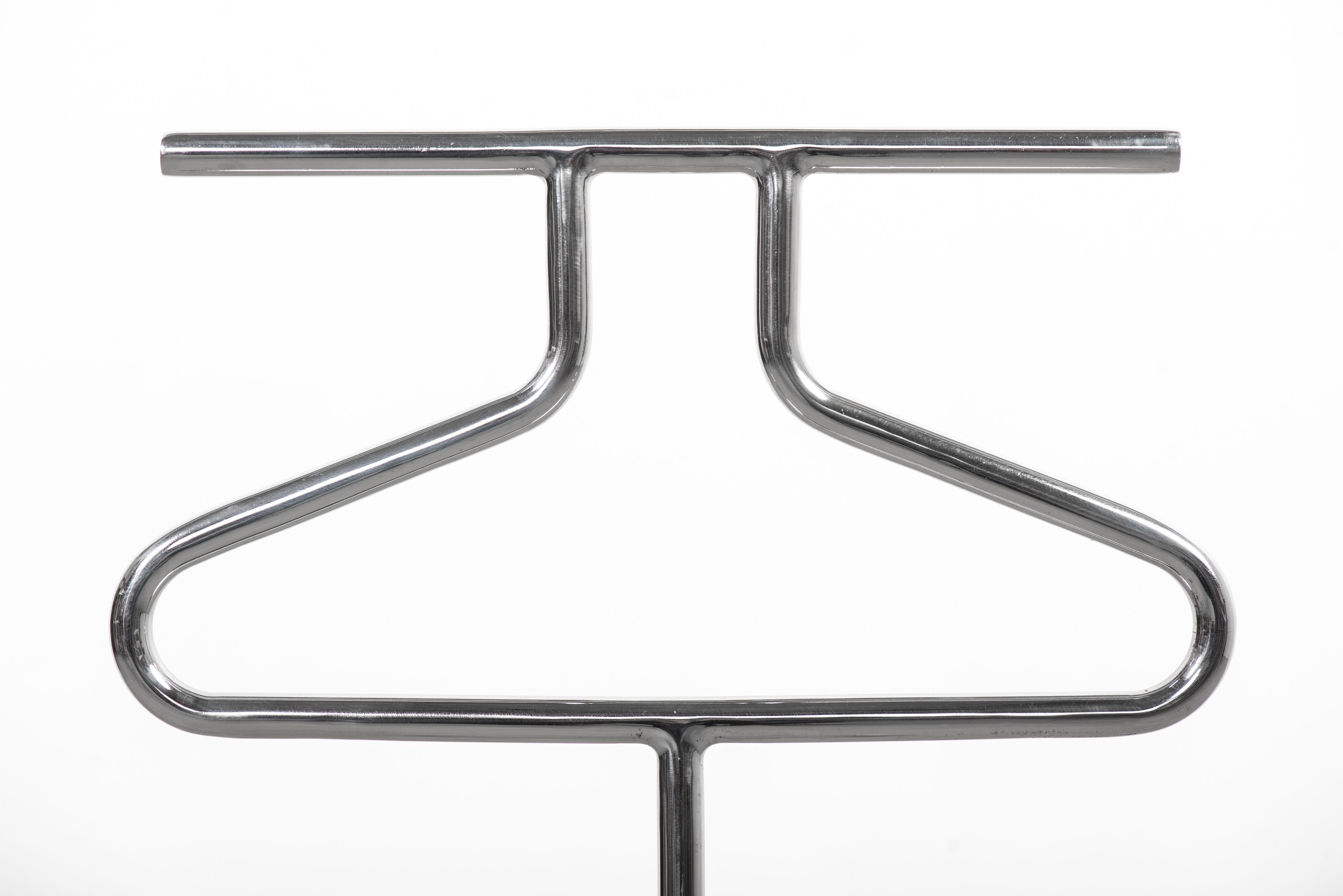 Bauhaus-style 1930’s Chrome-Plated Tubular Steel Coat Rack For Sale 2