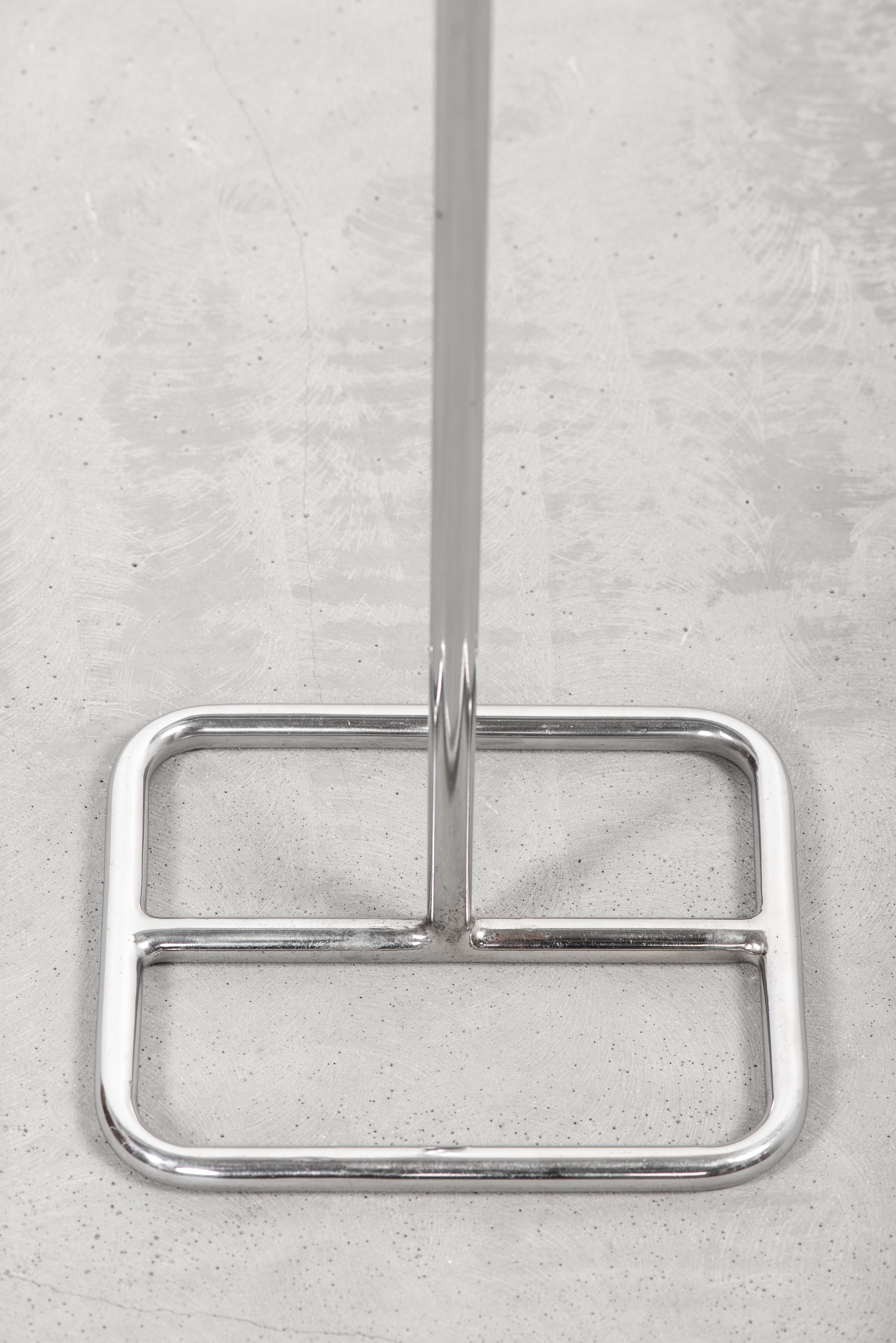 Bauhaus-style 1930’s Chrome-Plated Tubular Steel Coat Rack For Sale 3