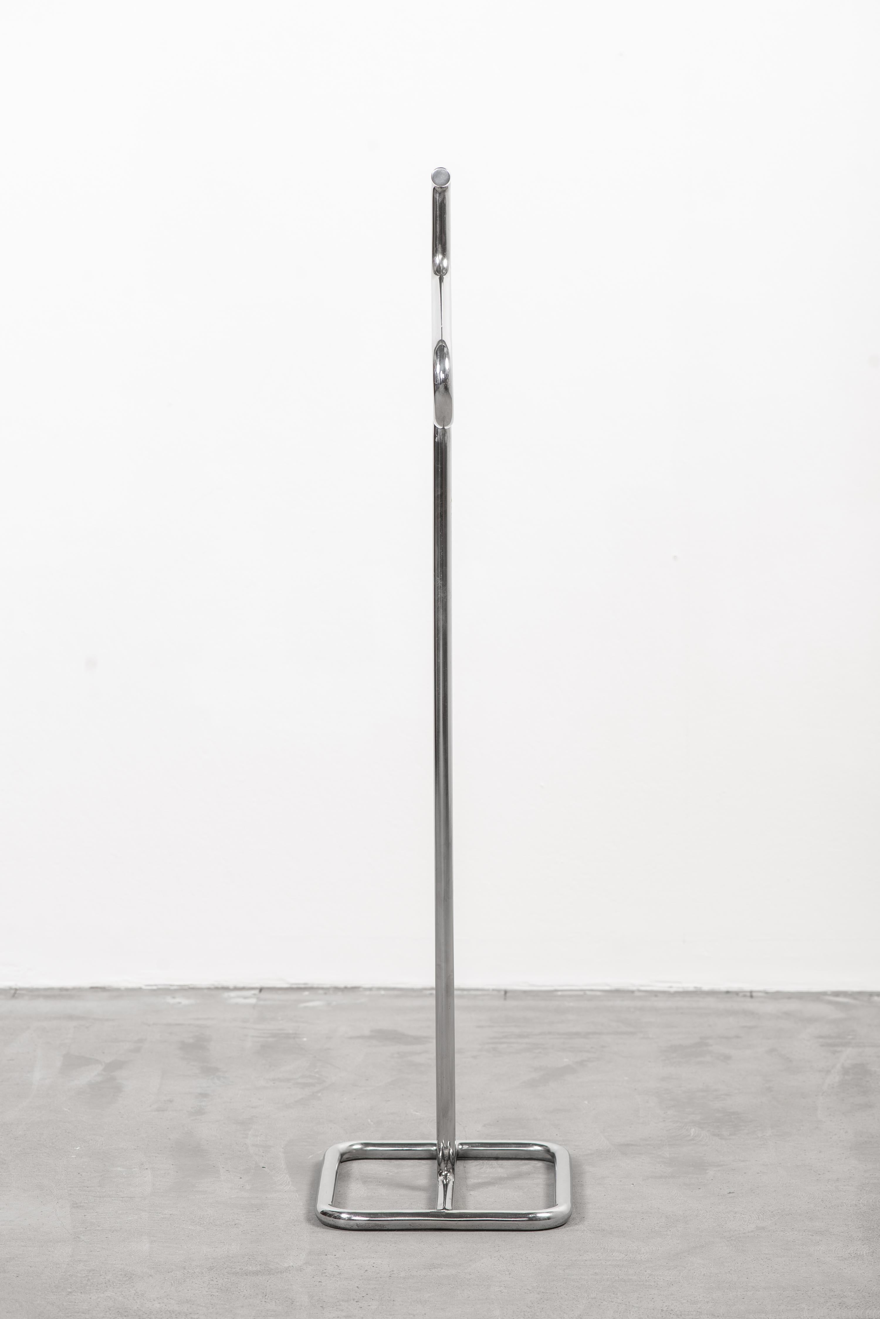 Bauhaus-style 1930’s Chrome-Plated Tubular Steel Coat Rack For Sale 4