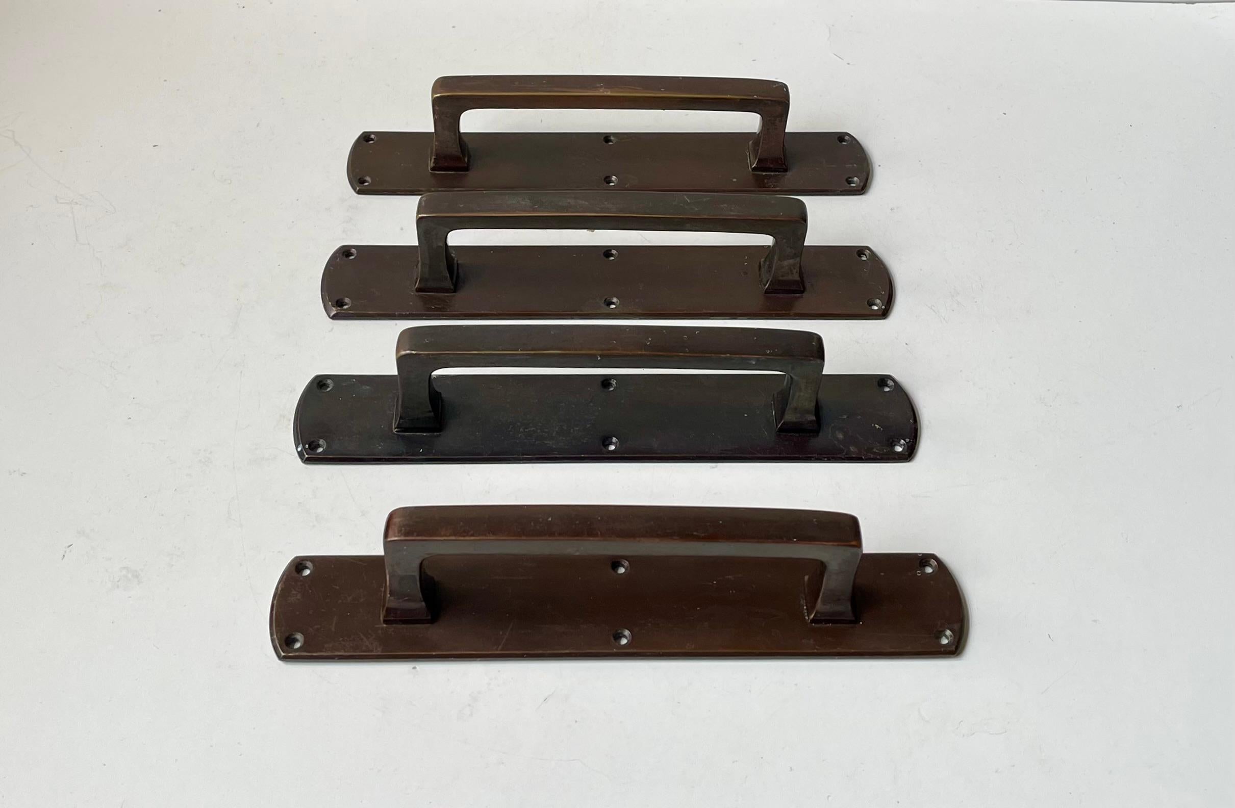 Bauhaus Style Bank Door or Gate Handles in Bronze, 1930s, Set of 4 In Good Condition For Sale In Esbjerg, DK
