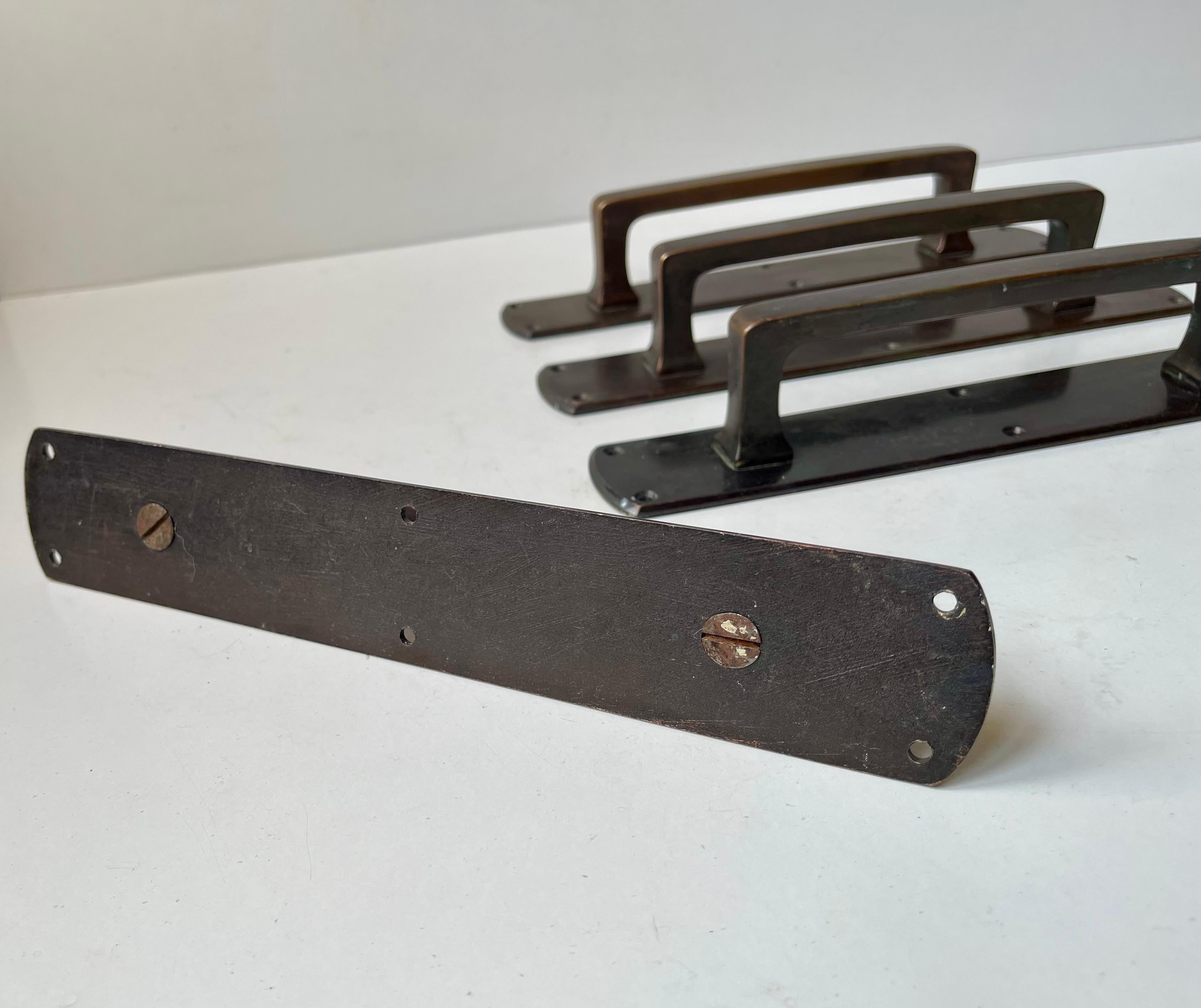 Bauhaus Style Bank Door or Gate Handles in Bronze, 1930s, Set of 4 For Sale 1