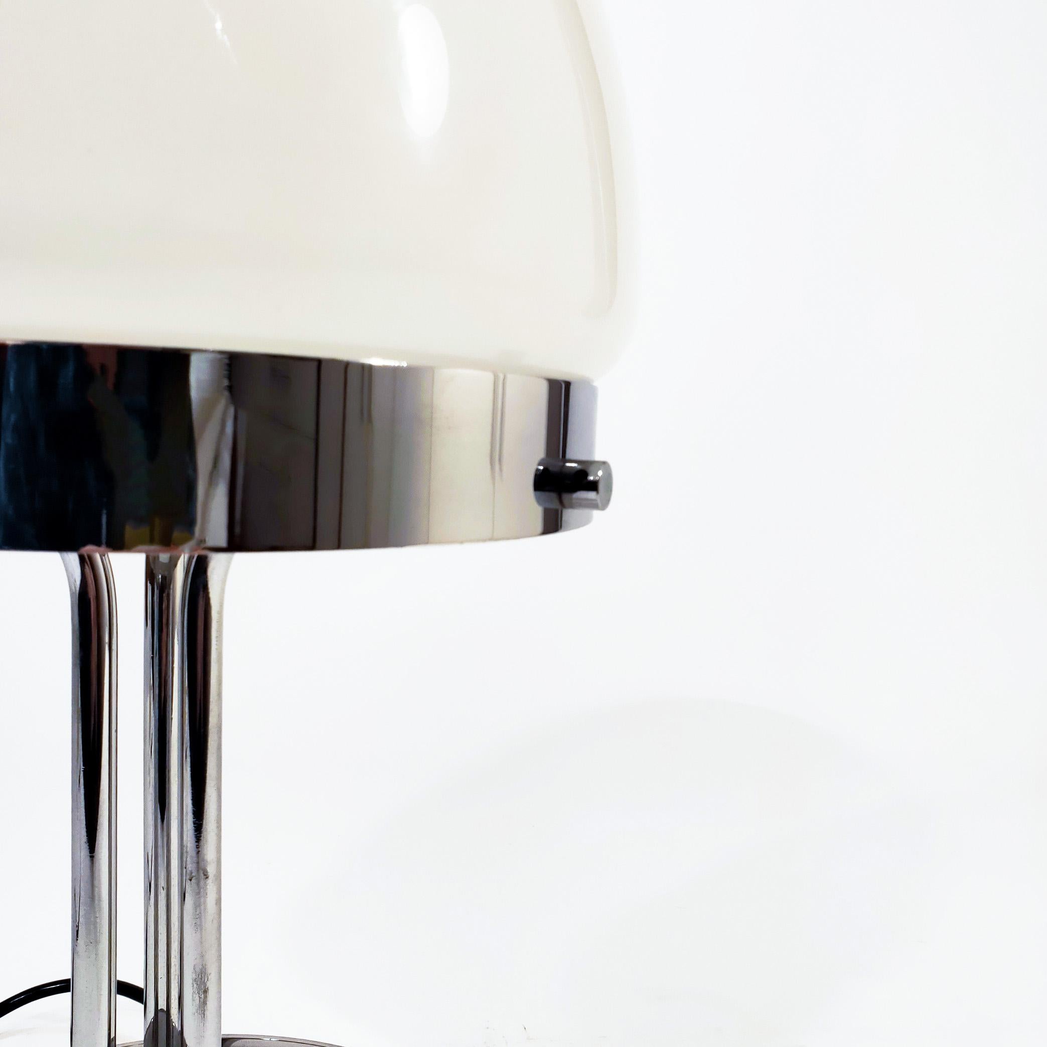 Bauhaus style big table lamp by André Ricard for Metalarte, Spain, 1970s Español en venta