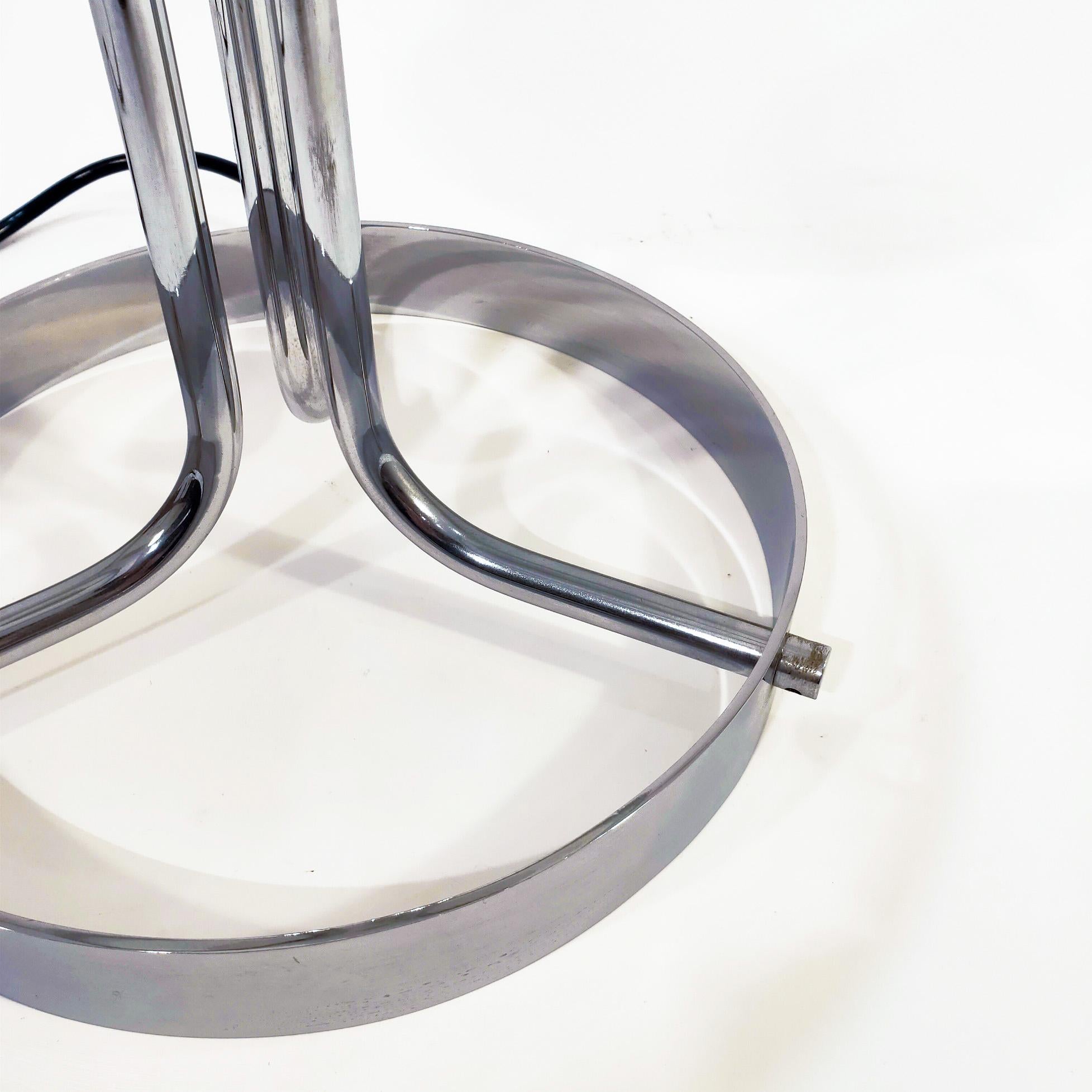 Bauhaus style big table lamp by André Ricard for Metalarte, Spain, 1970s Chapado en venta
