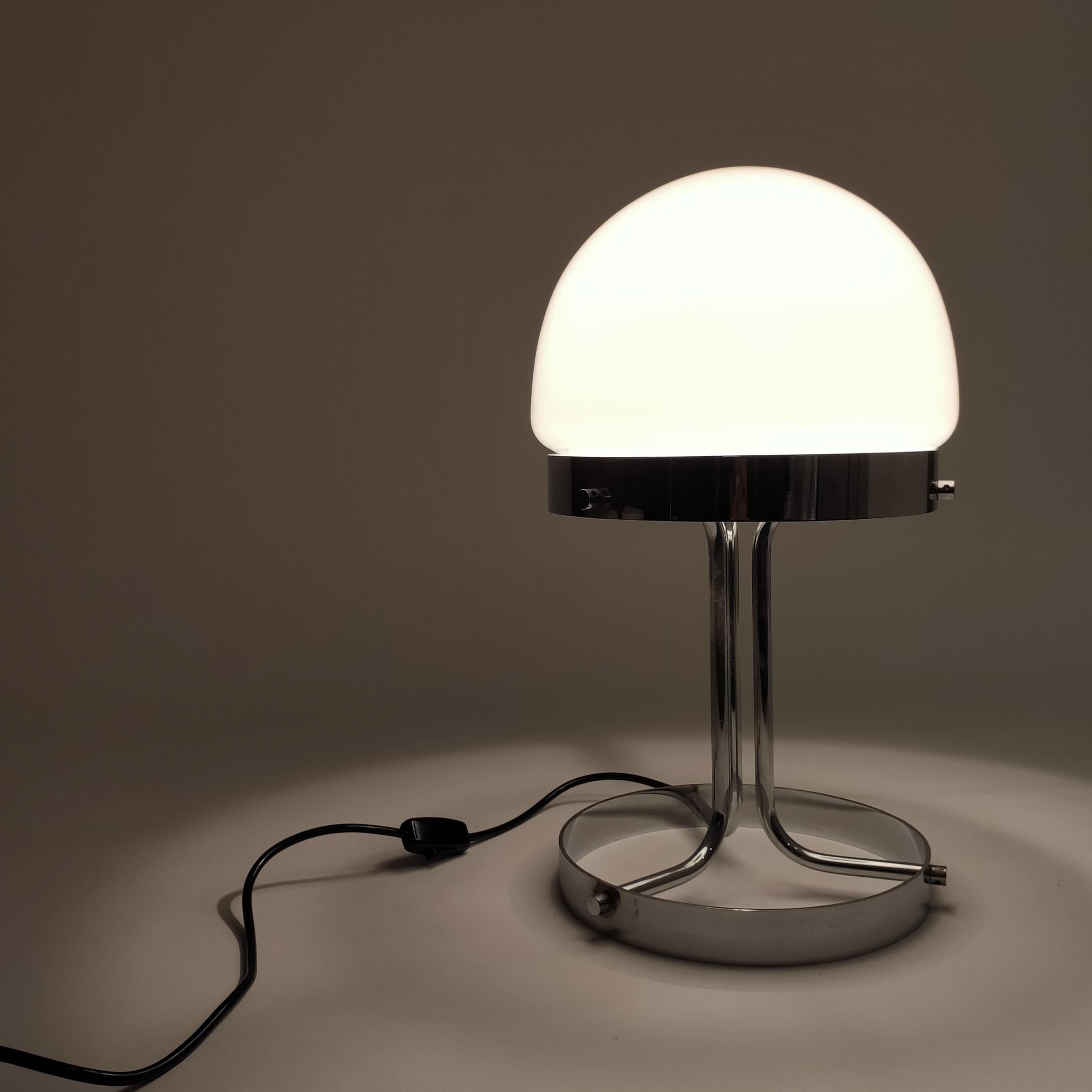 Bauhaus style big table lamp by André Ricard for Metalarte, Spain, 1970s finales del siglo XX en venta