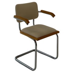 Bauhaus Style Cantilever Chair with Arms