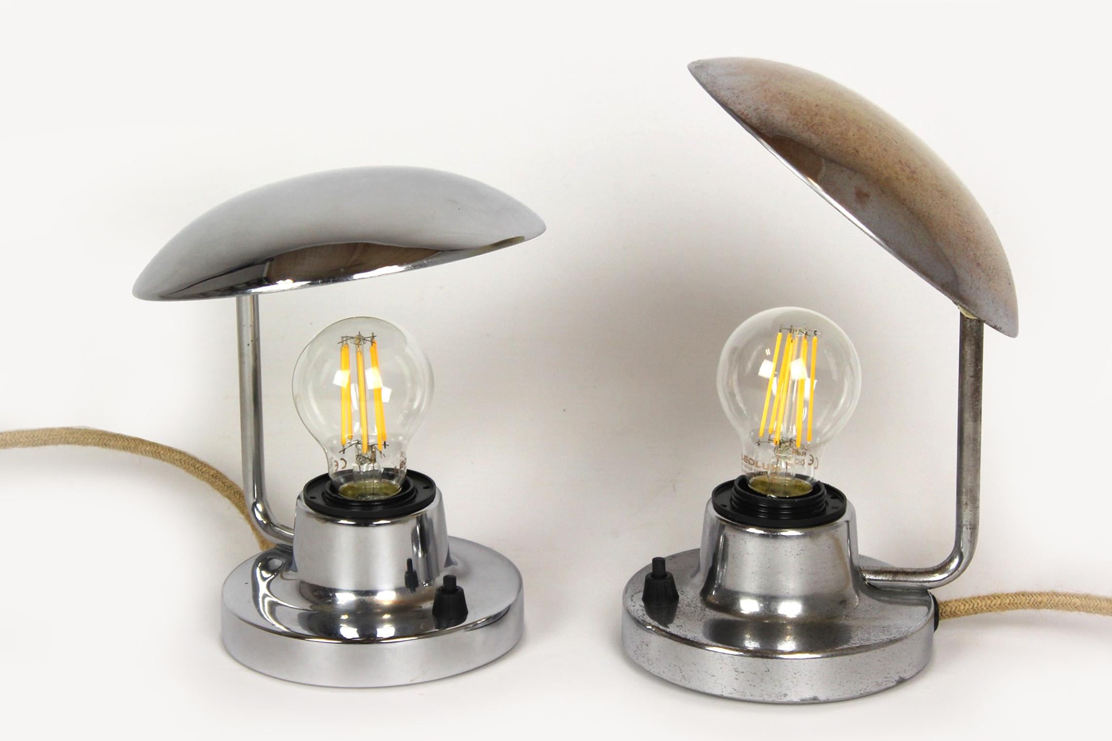 Set von 2 verchromten Tischlampen im Bauhaus-Stil aus Napako, 1940er Jahre im Angebot 3