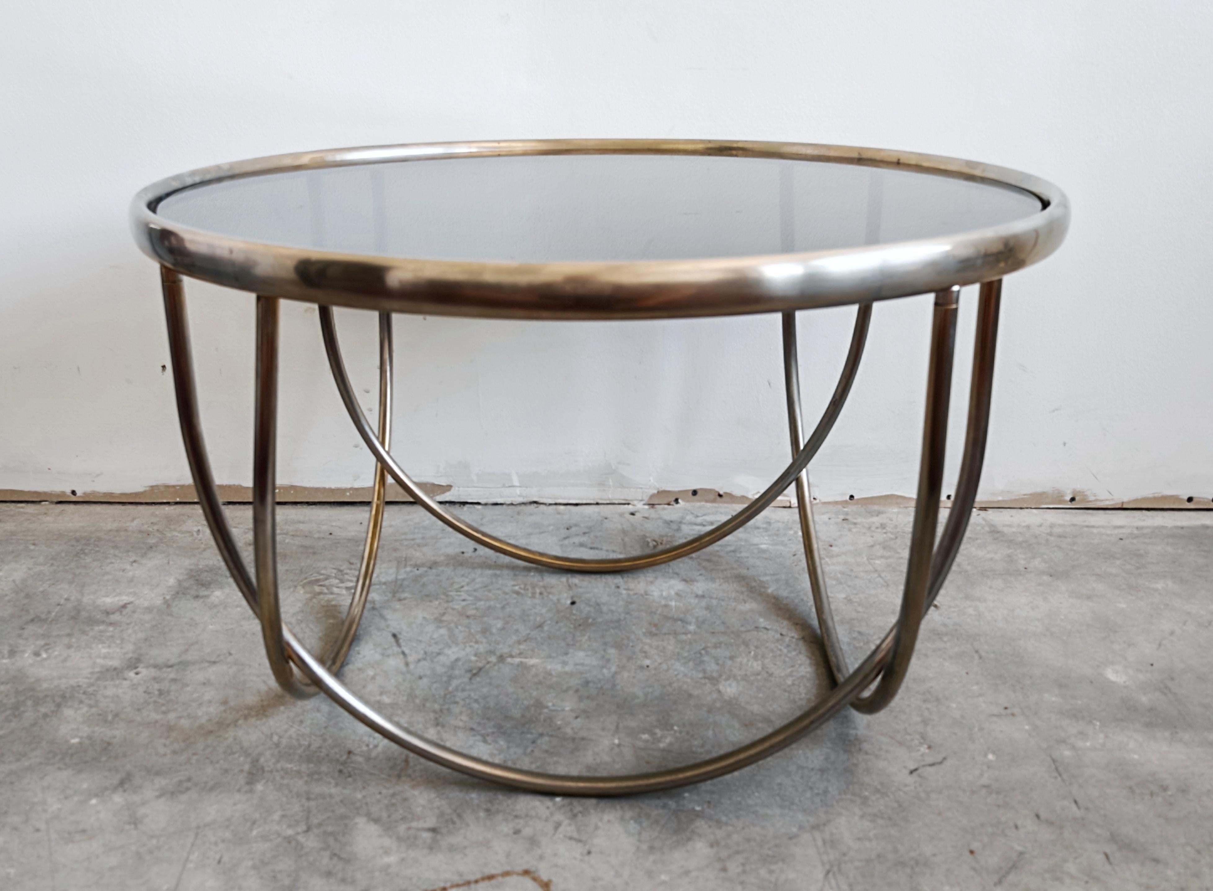 Fine XX secolo Tavolino da caffè in stile Bauhaus con base in acciaio e piano in vetro colorato, Germania anni '70 in vendita