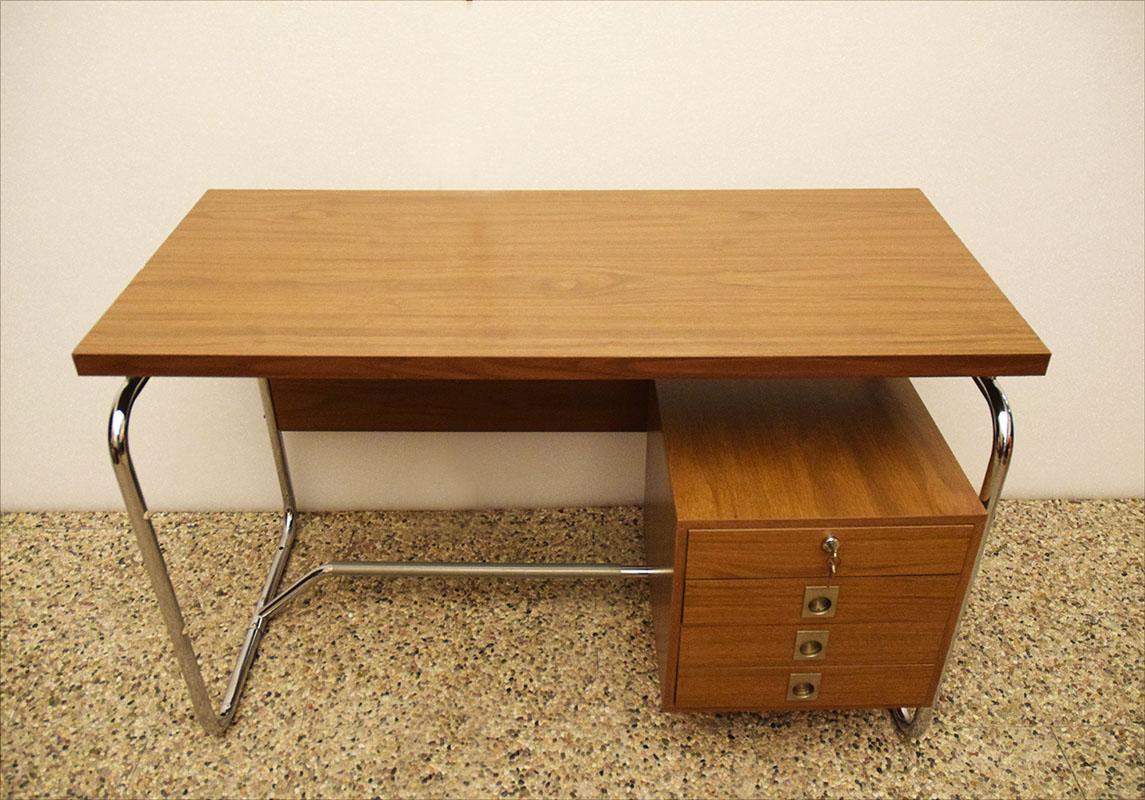 Bauhaus Style Desk, 1960's Italian Production In Excellent Condition In Parma, IT