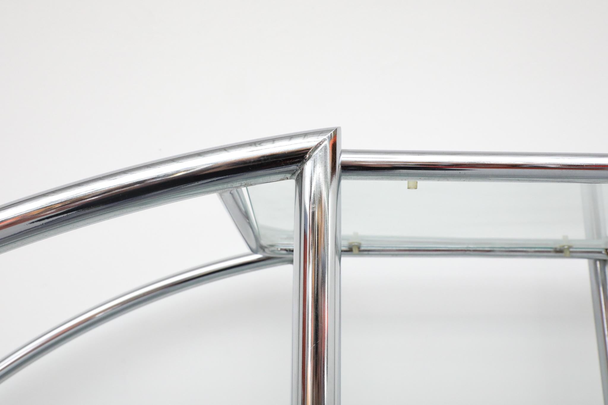 Étagère tubolare rotonda in cromo e vetro in stile Bauhaus, metà del XX secolo in vendita 7