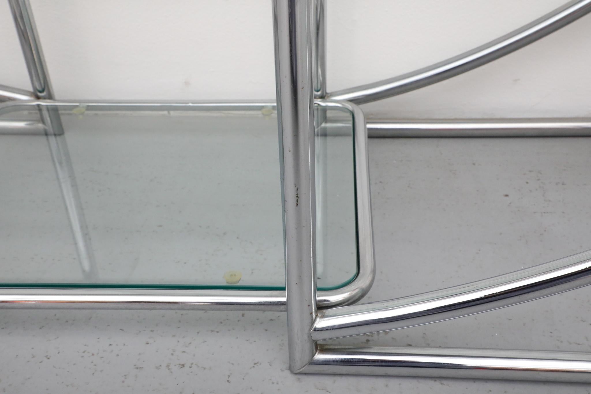 Étagère tubolare rotonda in cromo e vetro in stile Bauhaus, metà del XX secolo in vendita 12