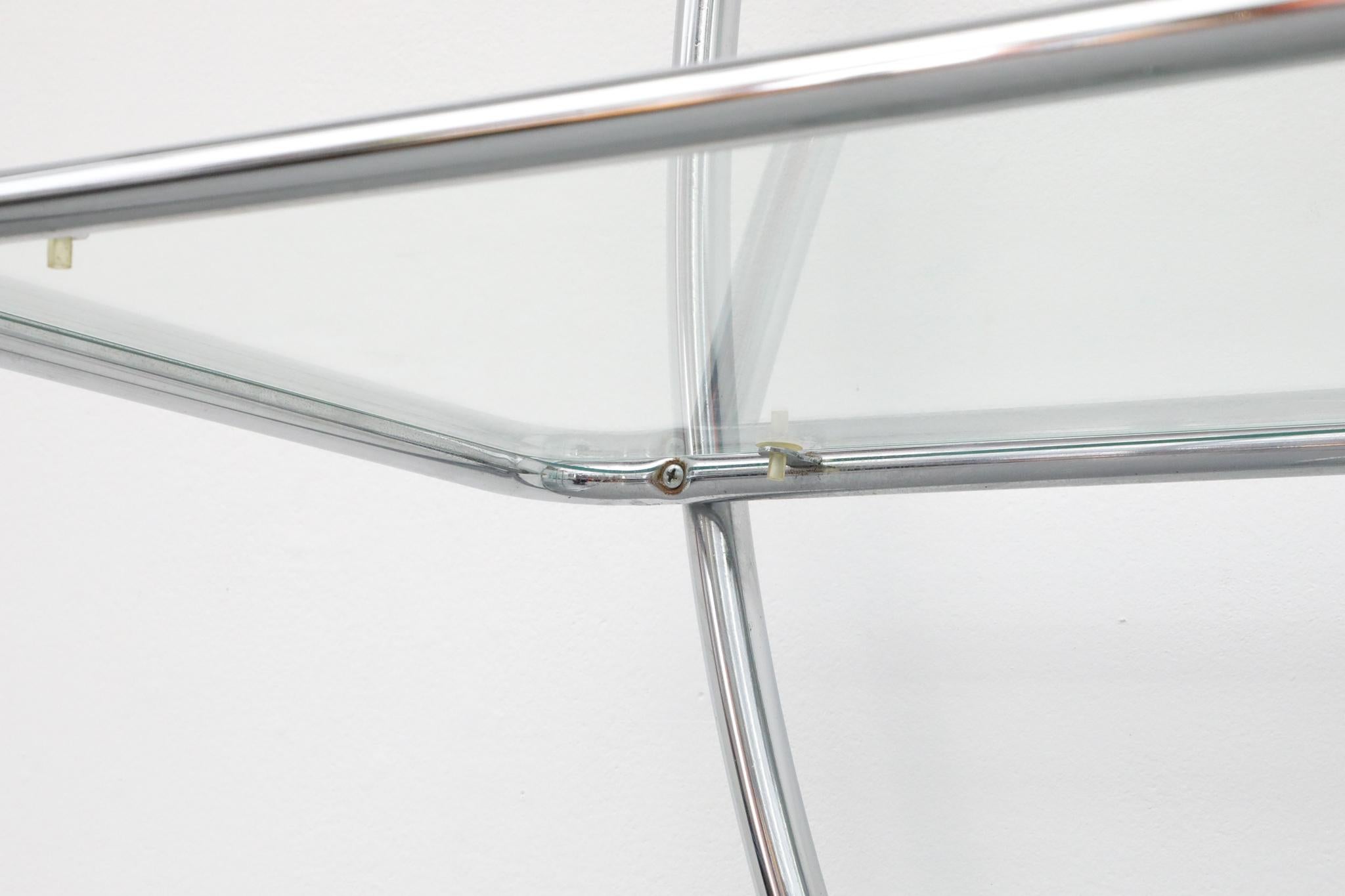 Étagère tubolare rotonda in cromo e vetro in stile Bauhaus, metà del XX secolo in vendita 13