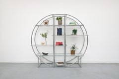 Bauhaus-Stil Runde röhrenförmige Chrom & Glas Étagère, Mitte des 20.