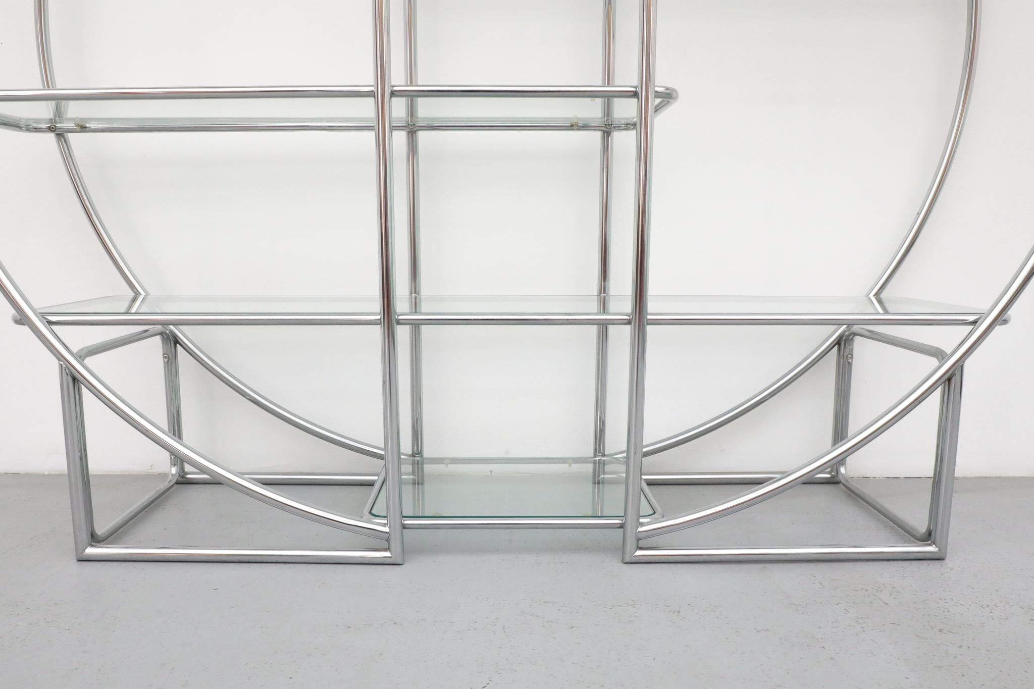 Étagère tubolare rotonda in cromo e vetro in stile Bauhaus, metà del XX secolo in vendita 14