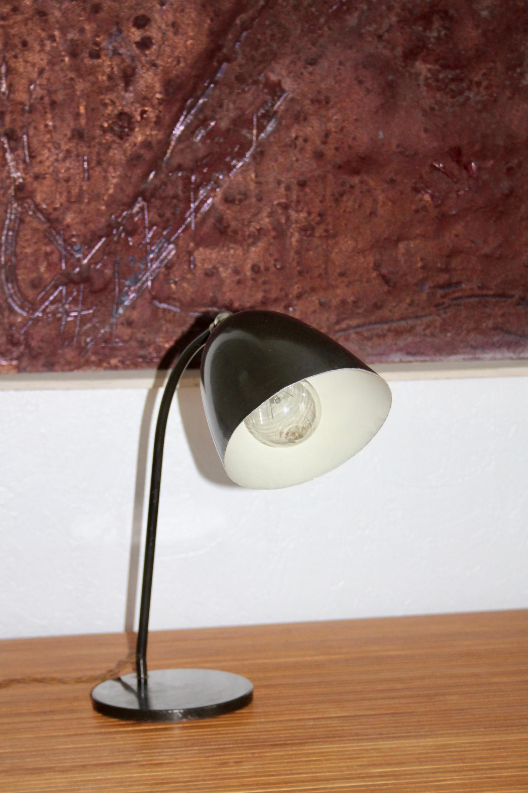 Bauhaus style table lamp For Sale 1