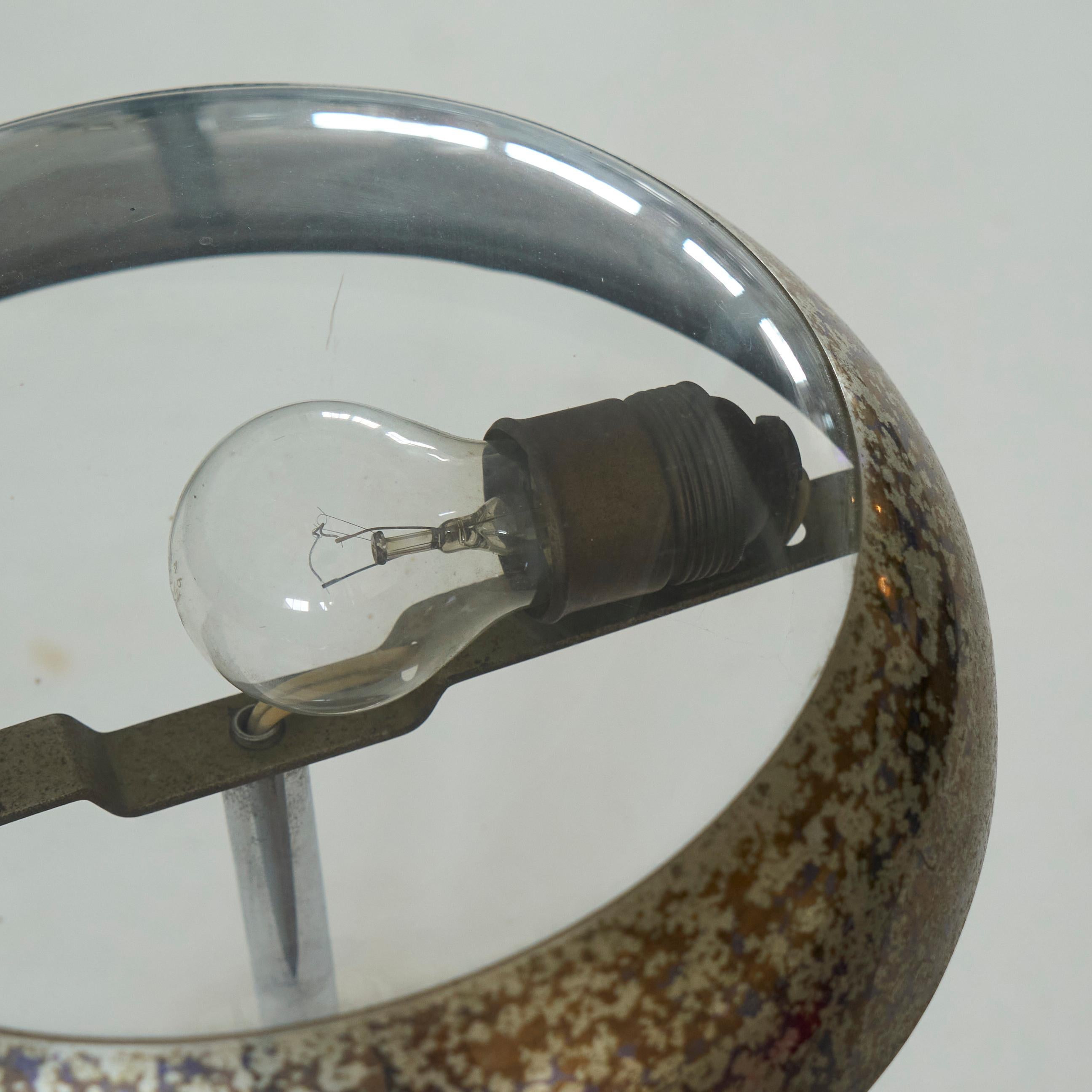 Lámpara de mesa estilo Bauhaus de plata patinada y cristal años 40 en venta 2