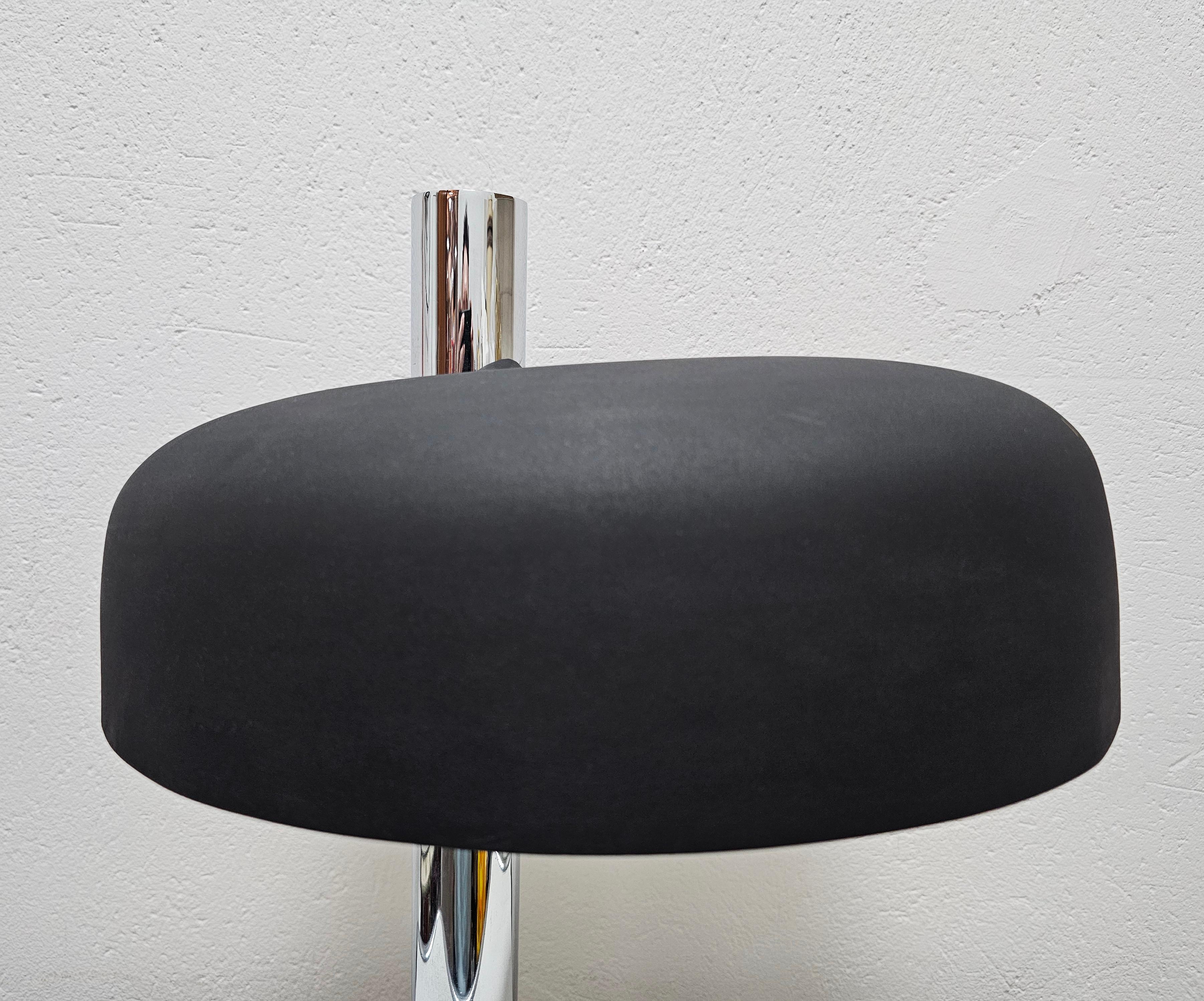 Bauhaus Style Table Lamp Model 7603 designed by Heinz Pfaender for Hillebrand  For Sale 4