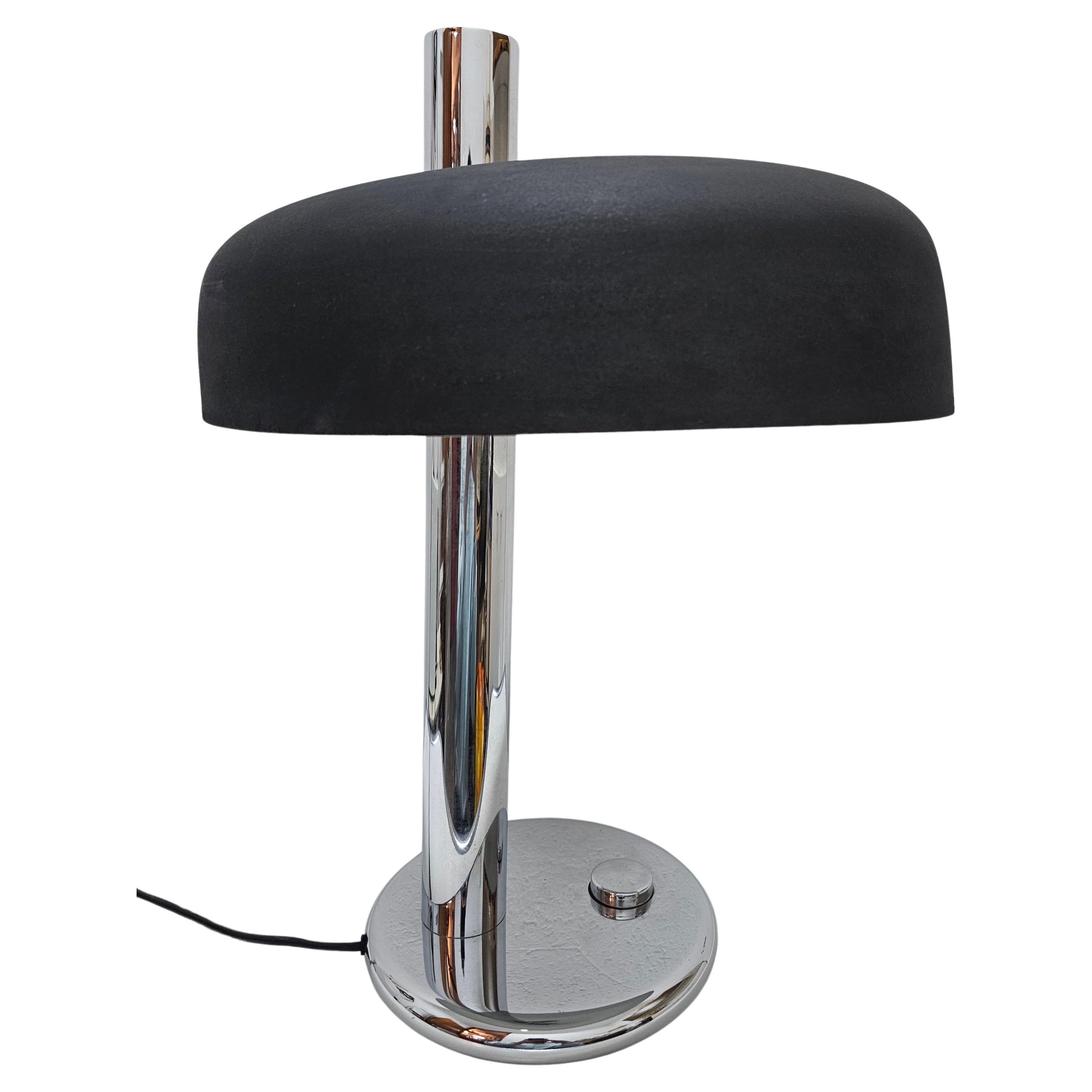 Lampe de table de style Bauhaus modèle 7603 conçue par Heinz Pfaender pour Hillebrand 