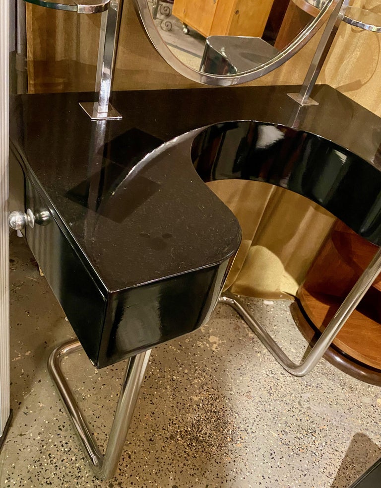 Bauhaus Style Vanity and Chair Black Lacquer Streamline In Good Condition For Sale In Oakland, CA